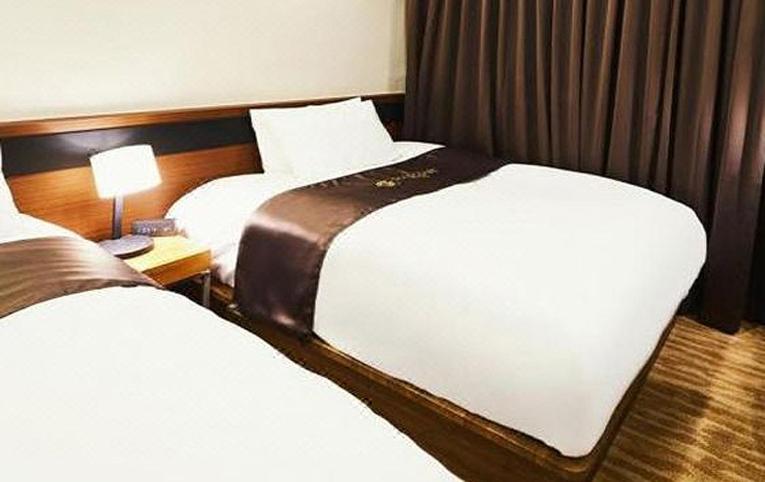 Twin Room Only (Free noodle + ade + cookie) - Photo 1