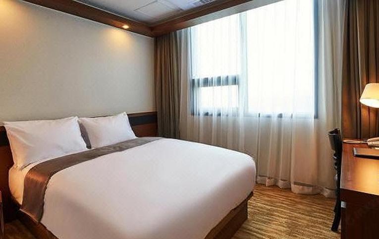 Double Room Only (Free noodle + ade + cookie) - Photo 1