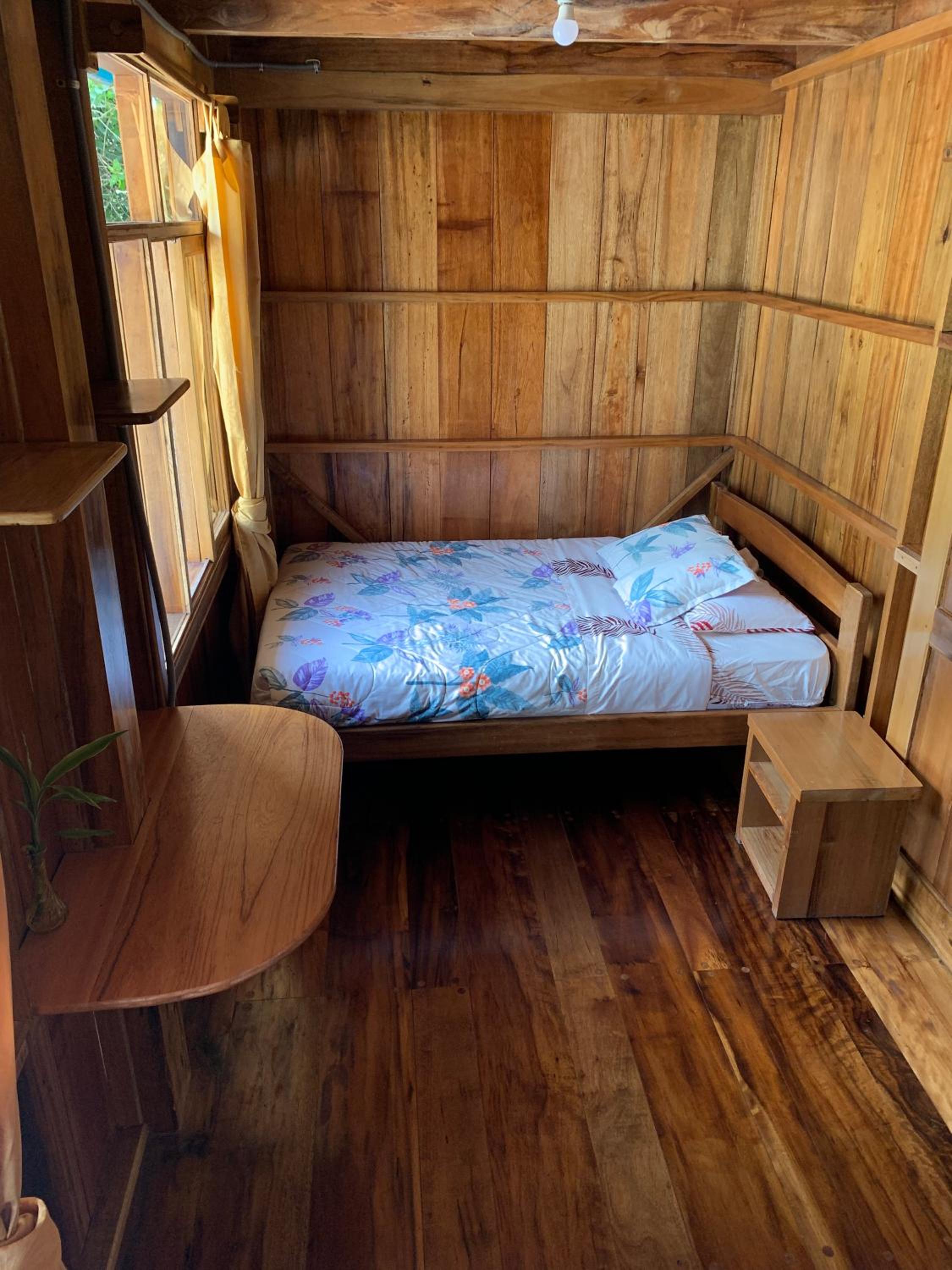 Deluxe Room (2 Adults + 1 Child)