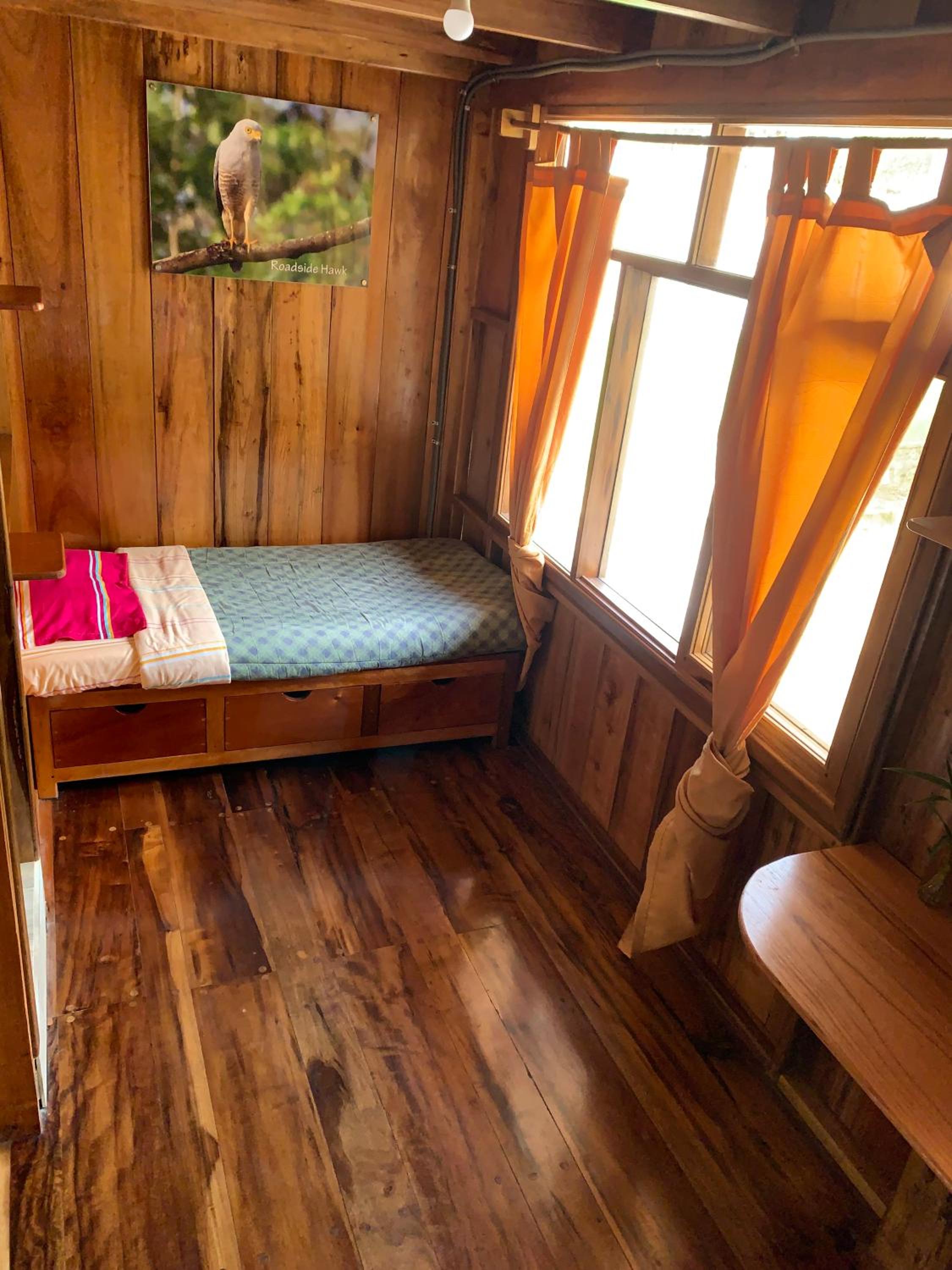 Deluxe Room (2 Adults + 1 Child) photo 3
