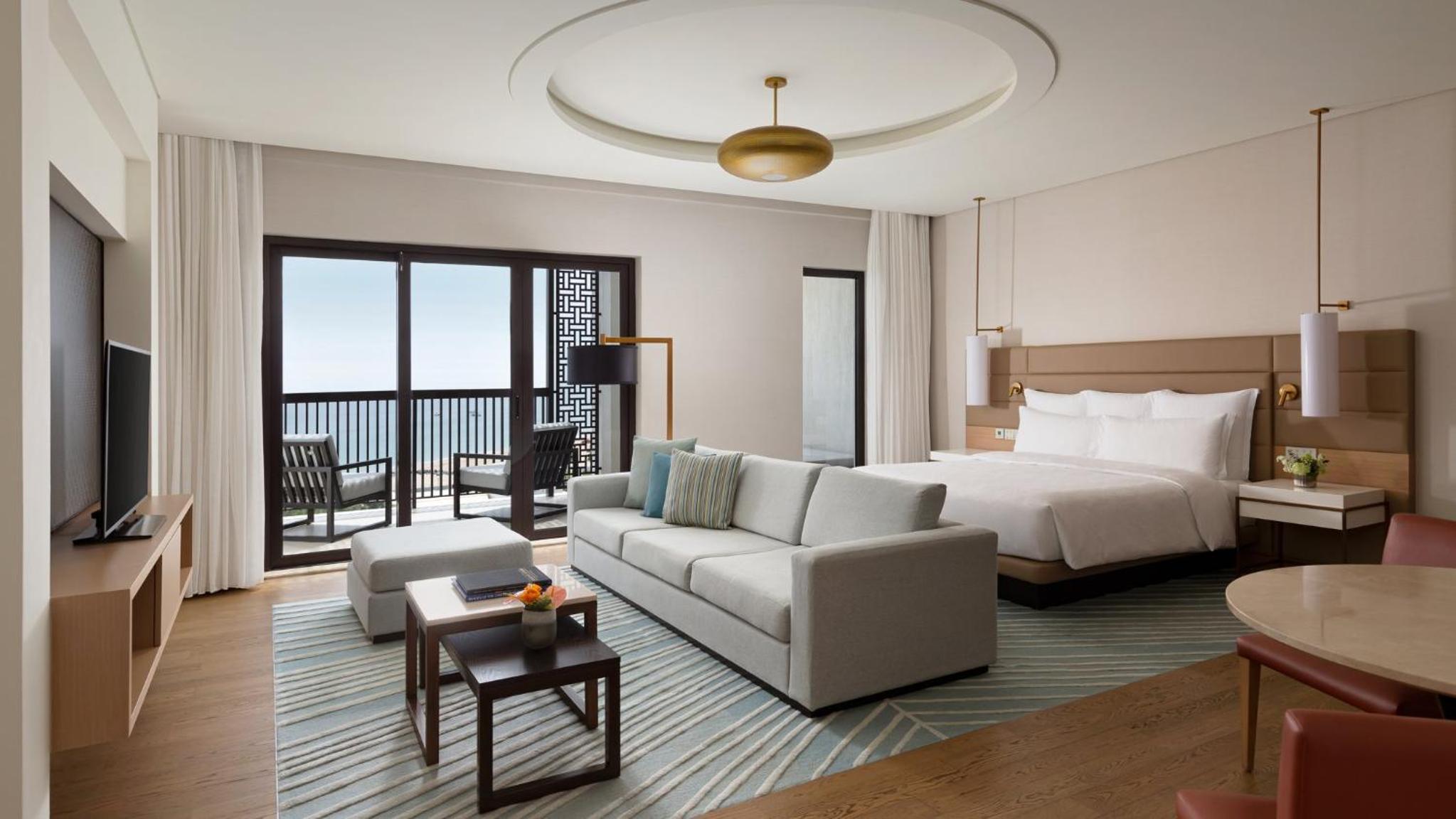 One-Bedroom King Suite with Garden View