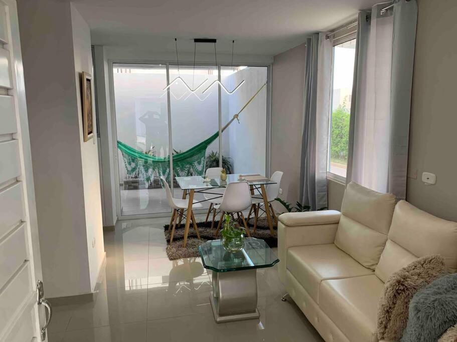 Three-Bedroom House photo 3