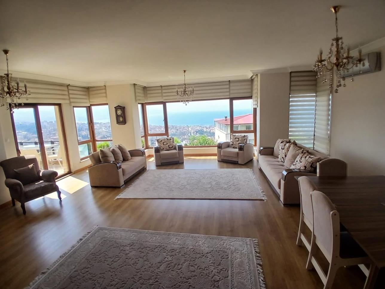 Villa photo 1