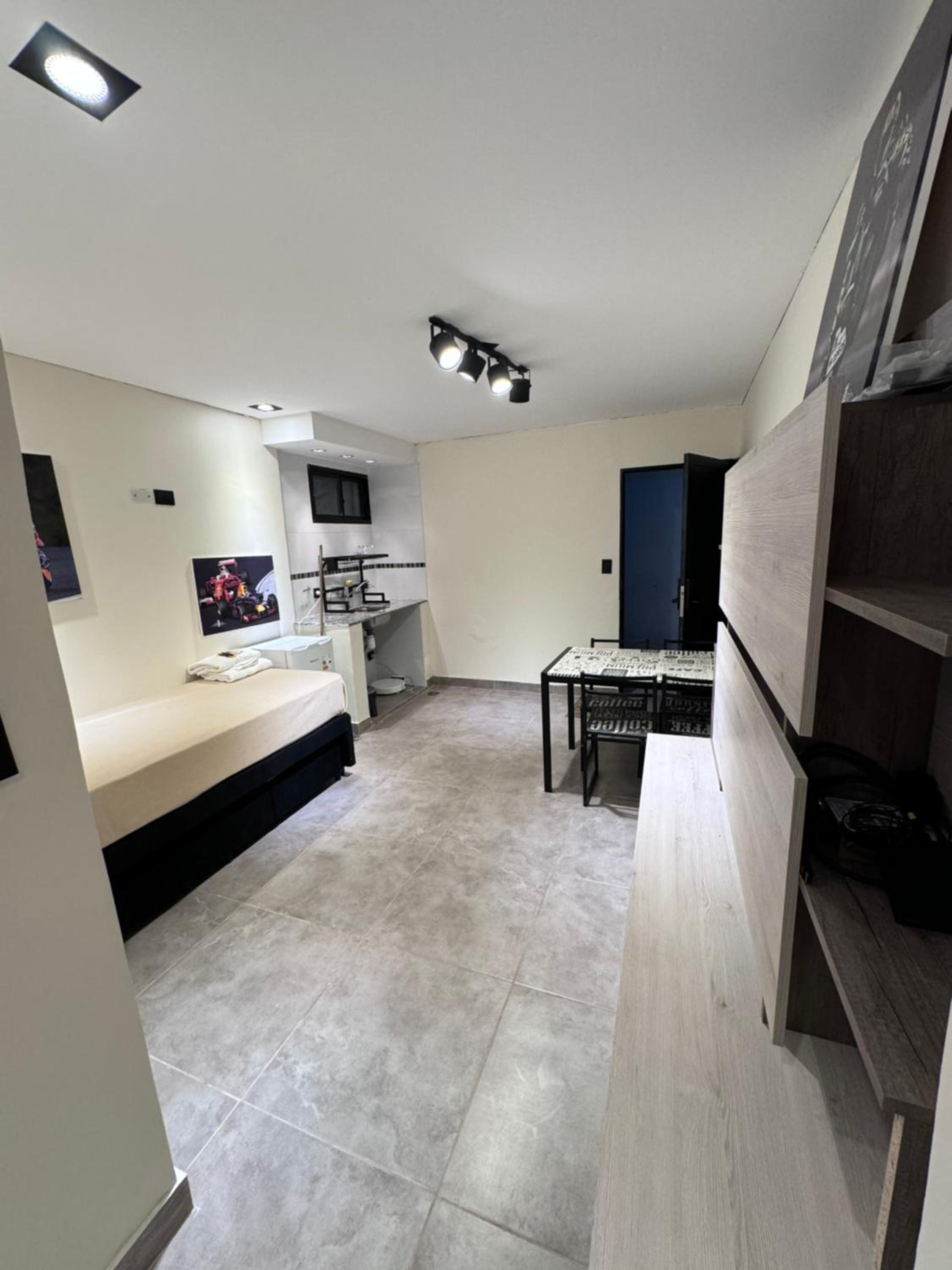 One-Bedroom Apartment photo 2