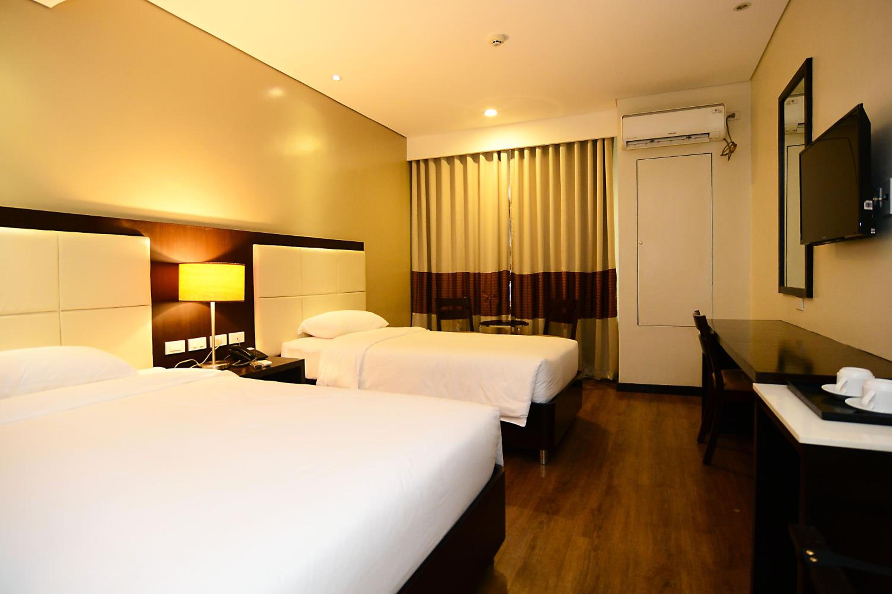 Deluxe Double Room - Non-Smoking photo 3