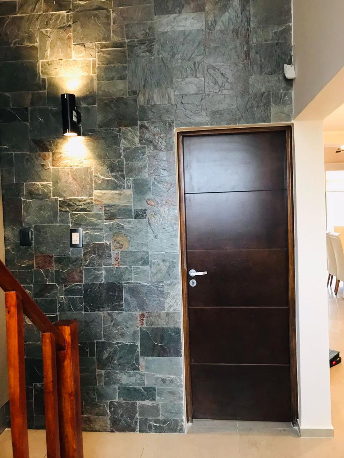 Three-Bedroom House photo 2