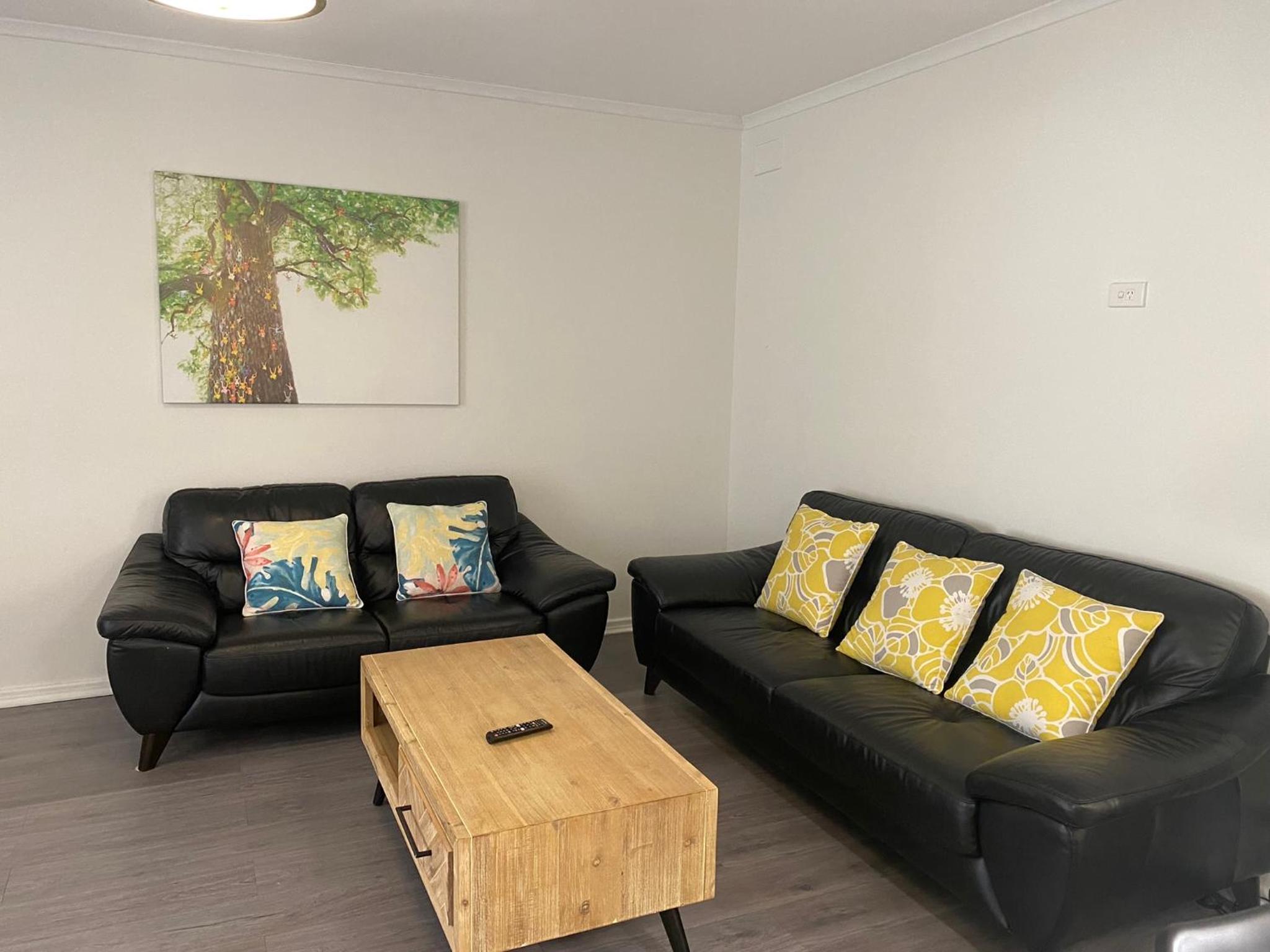 Three-Bedroom House photo 2