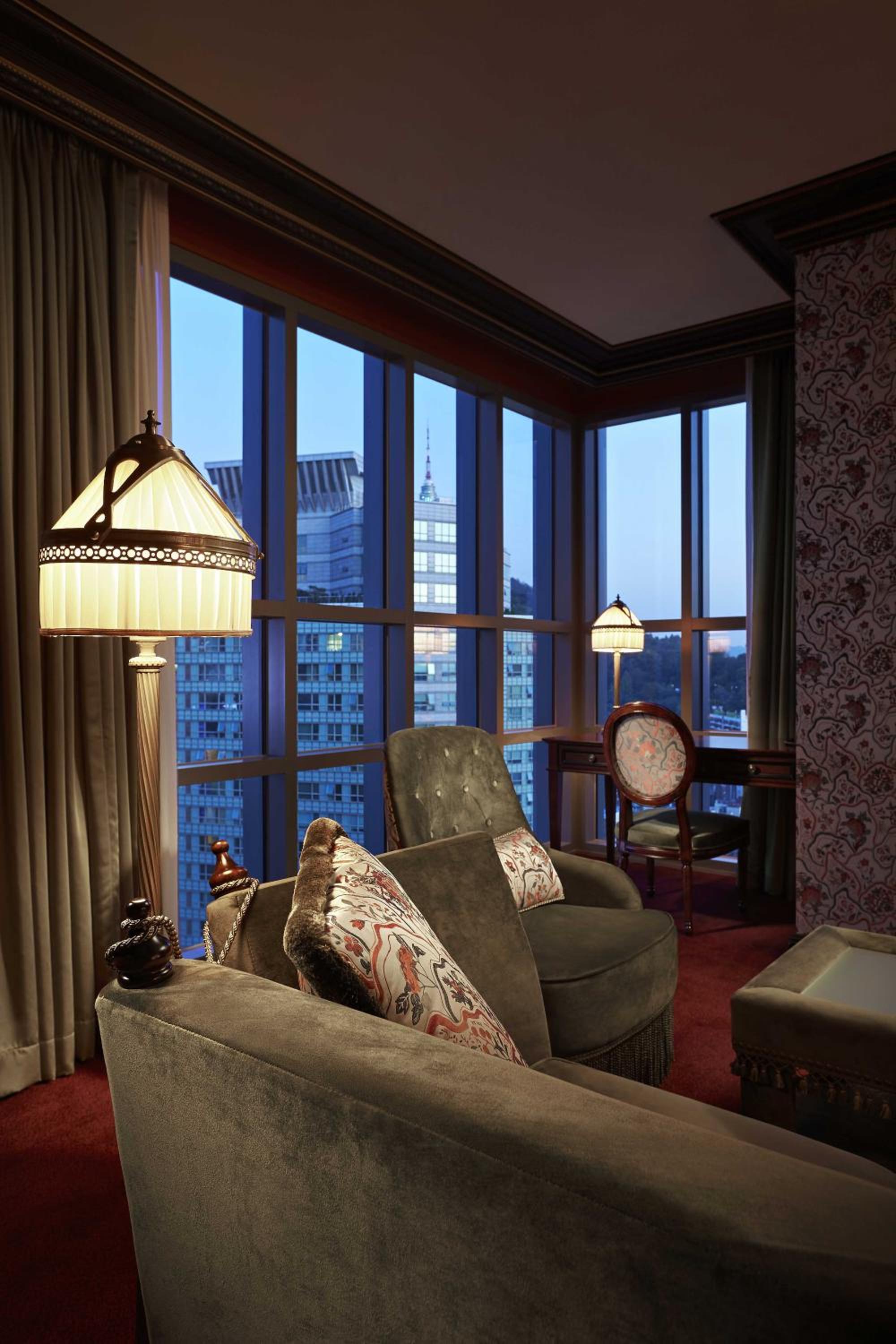 Corner Suite Twin - Club Lounge Access Included photo 3