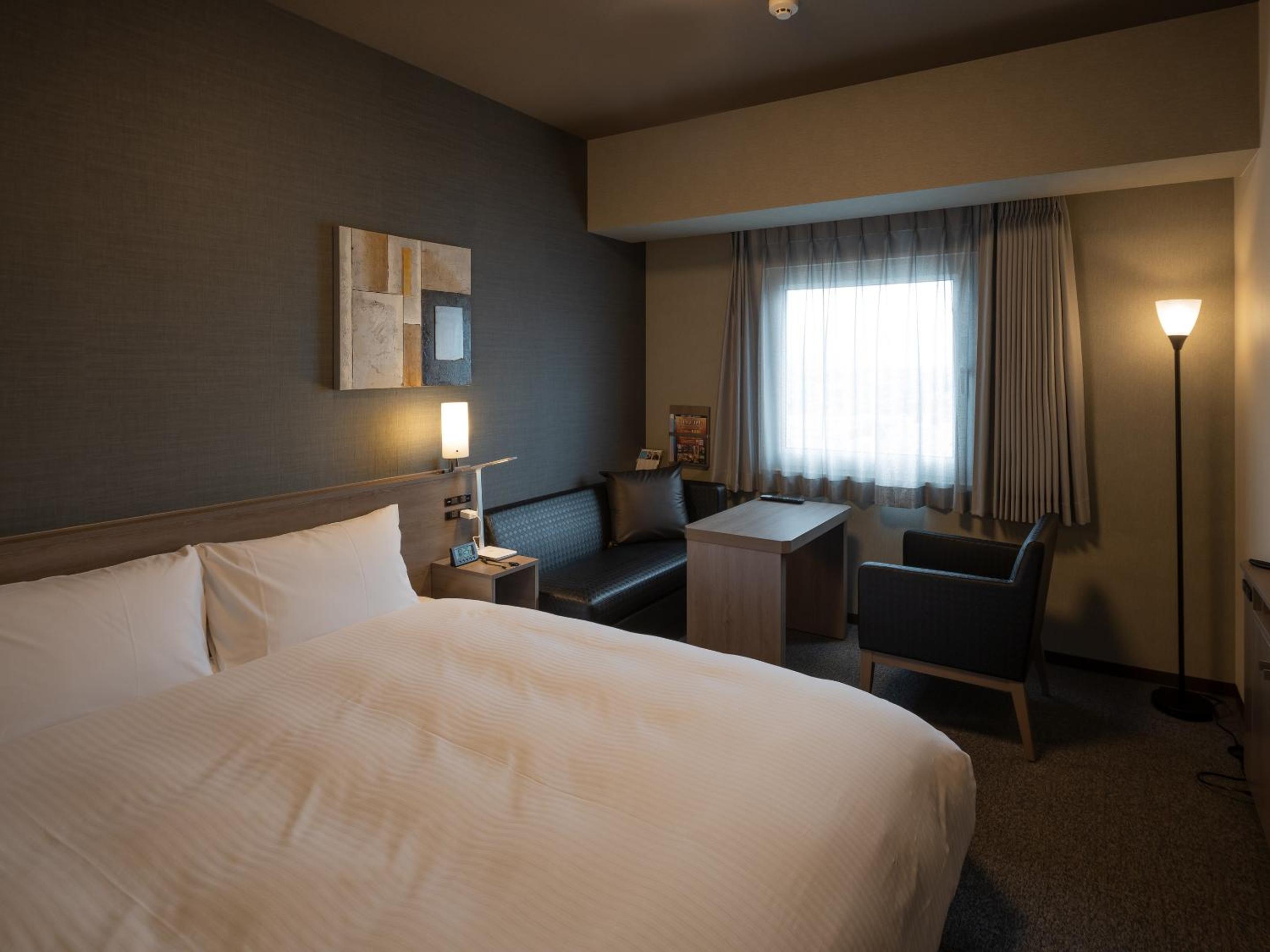 Double Room with Small Double Bed - Smoking - Photo 1