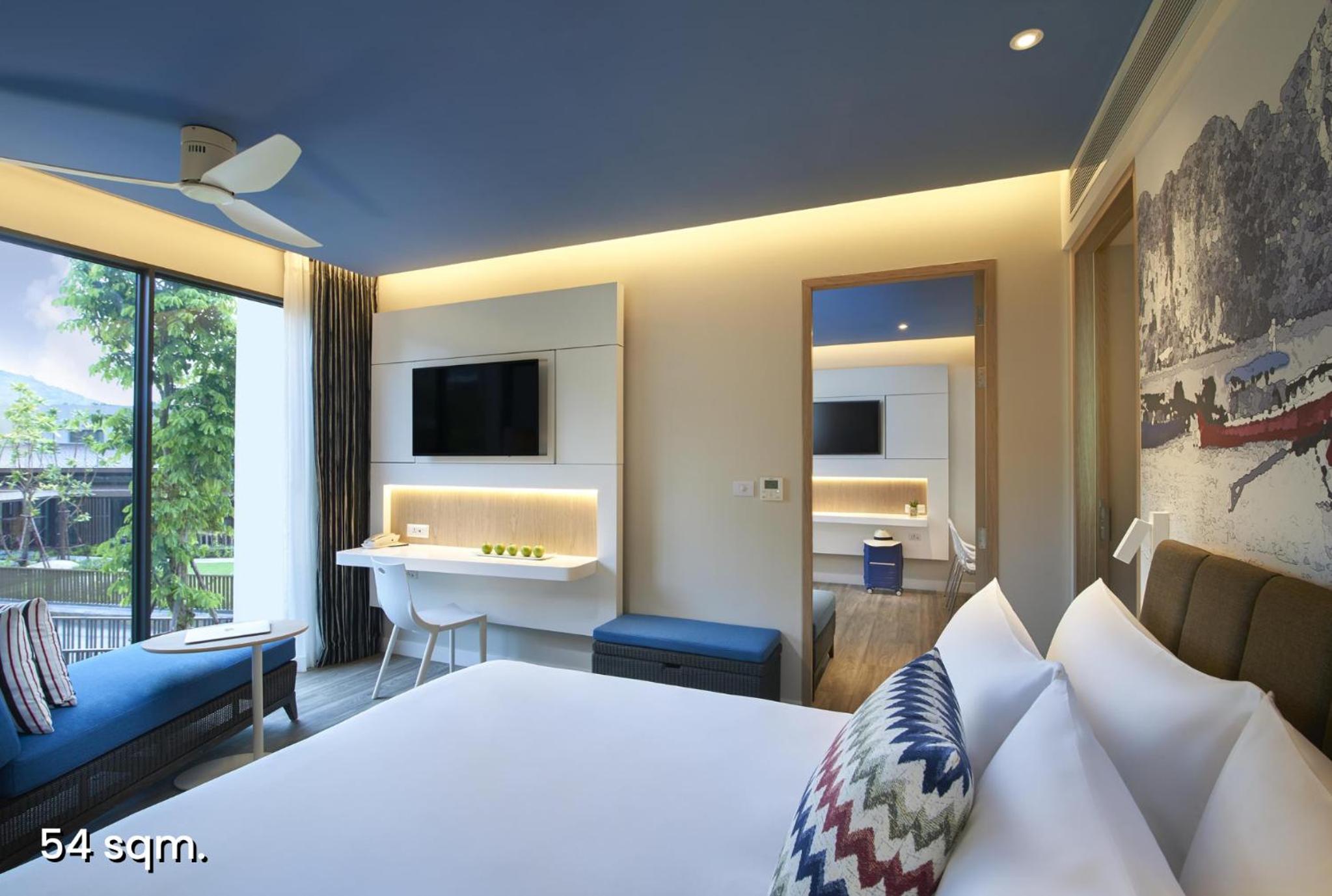 One Bedroom Suite Balcony - Photo 1