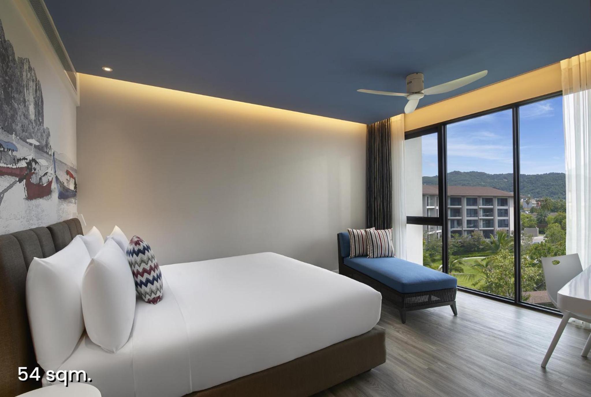 One Bedroom Suite Pool Balcony - Photo 1