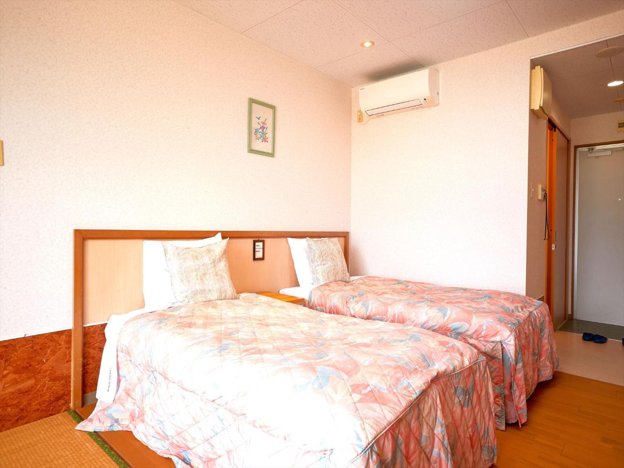 Japanese-Western style Room (Annex Building) - No view Specified photo 3