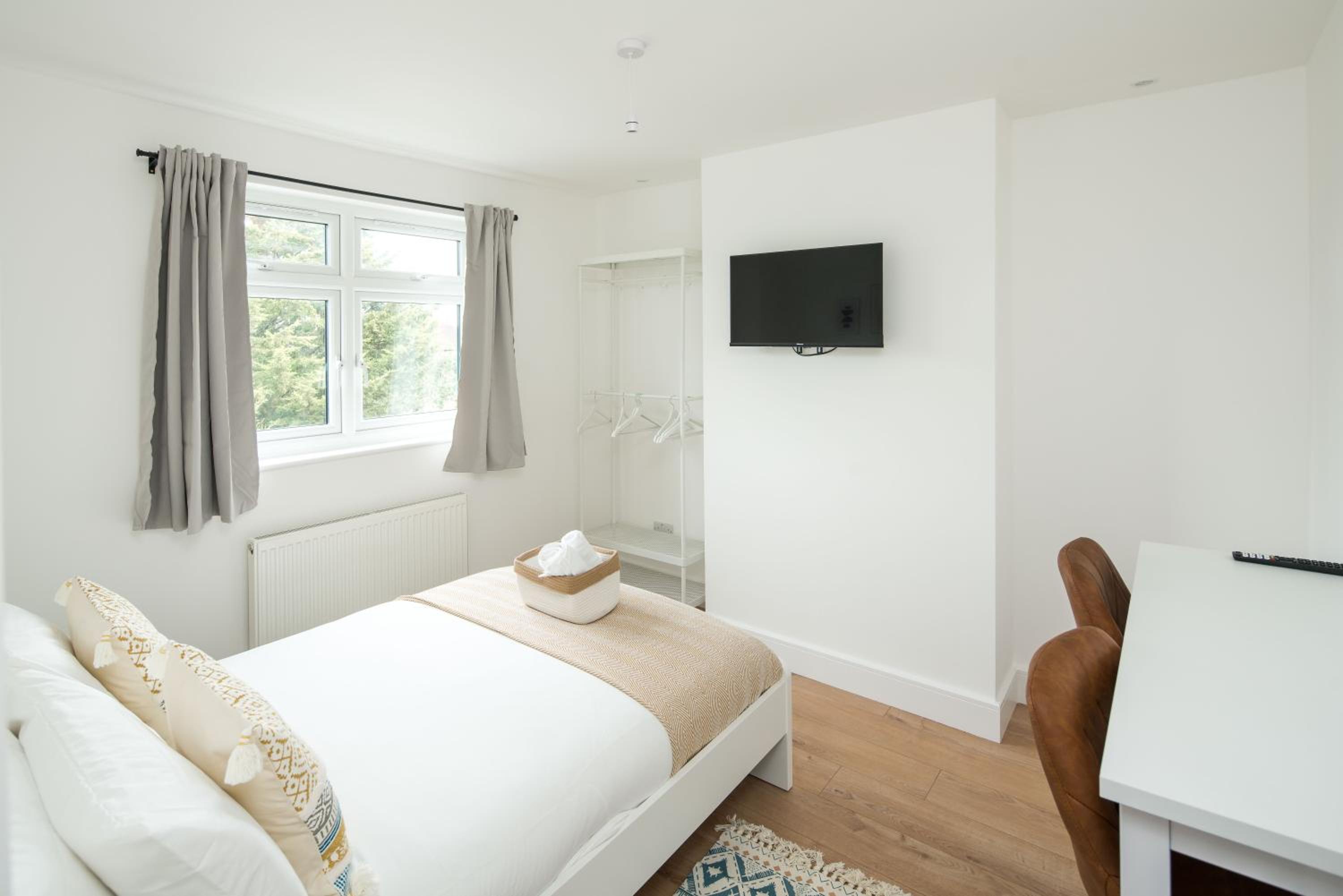 Double Room with Shared Bathroom photo 2