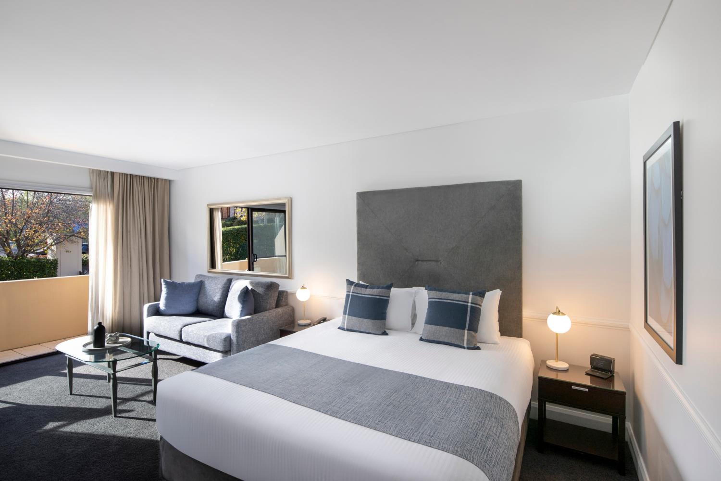 Superior Room with Bath Tub and Balcony
