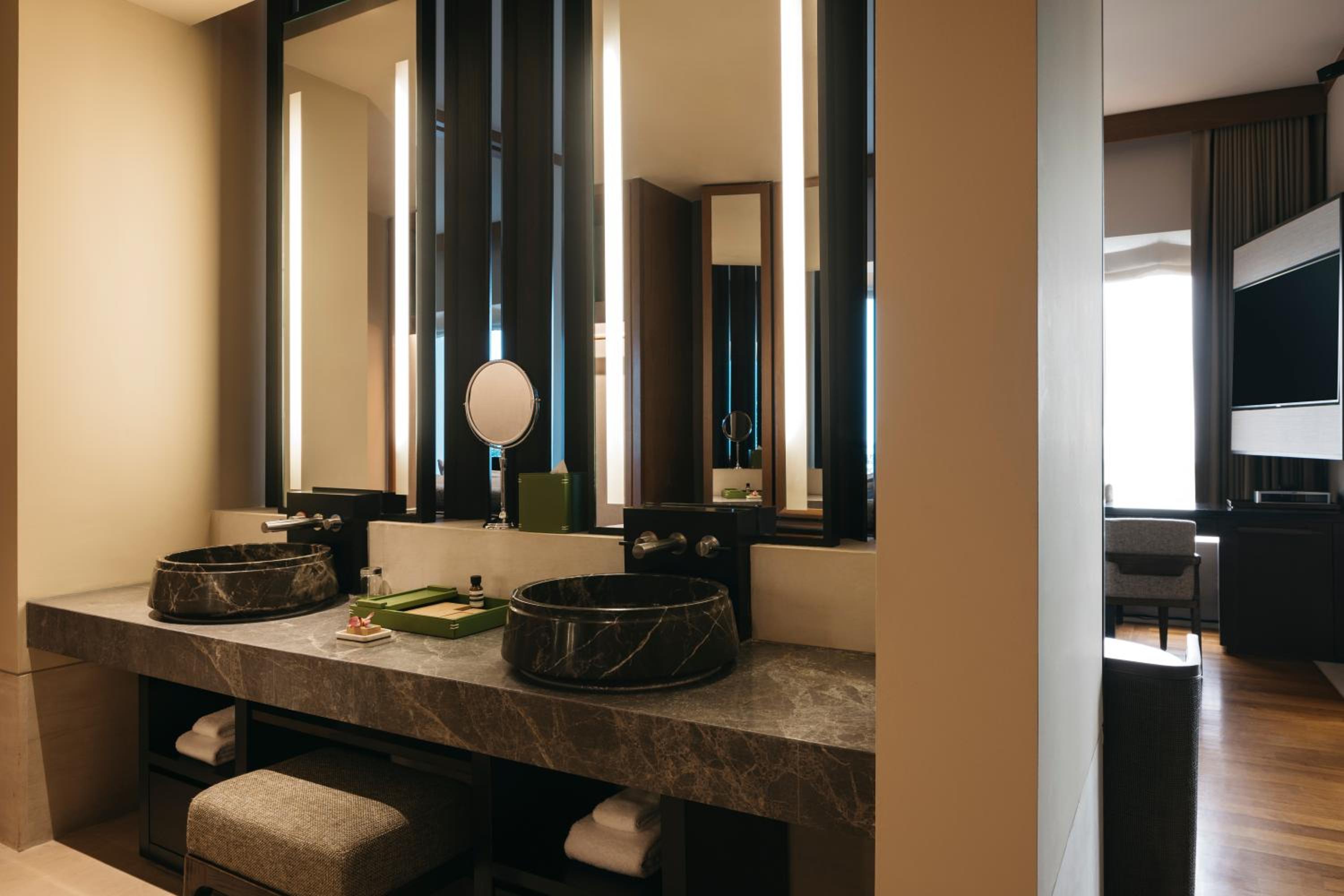 Capella Suite