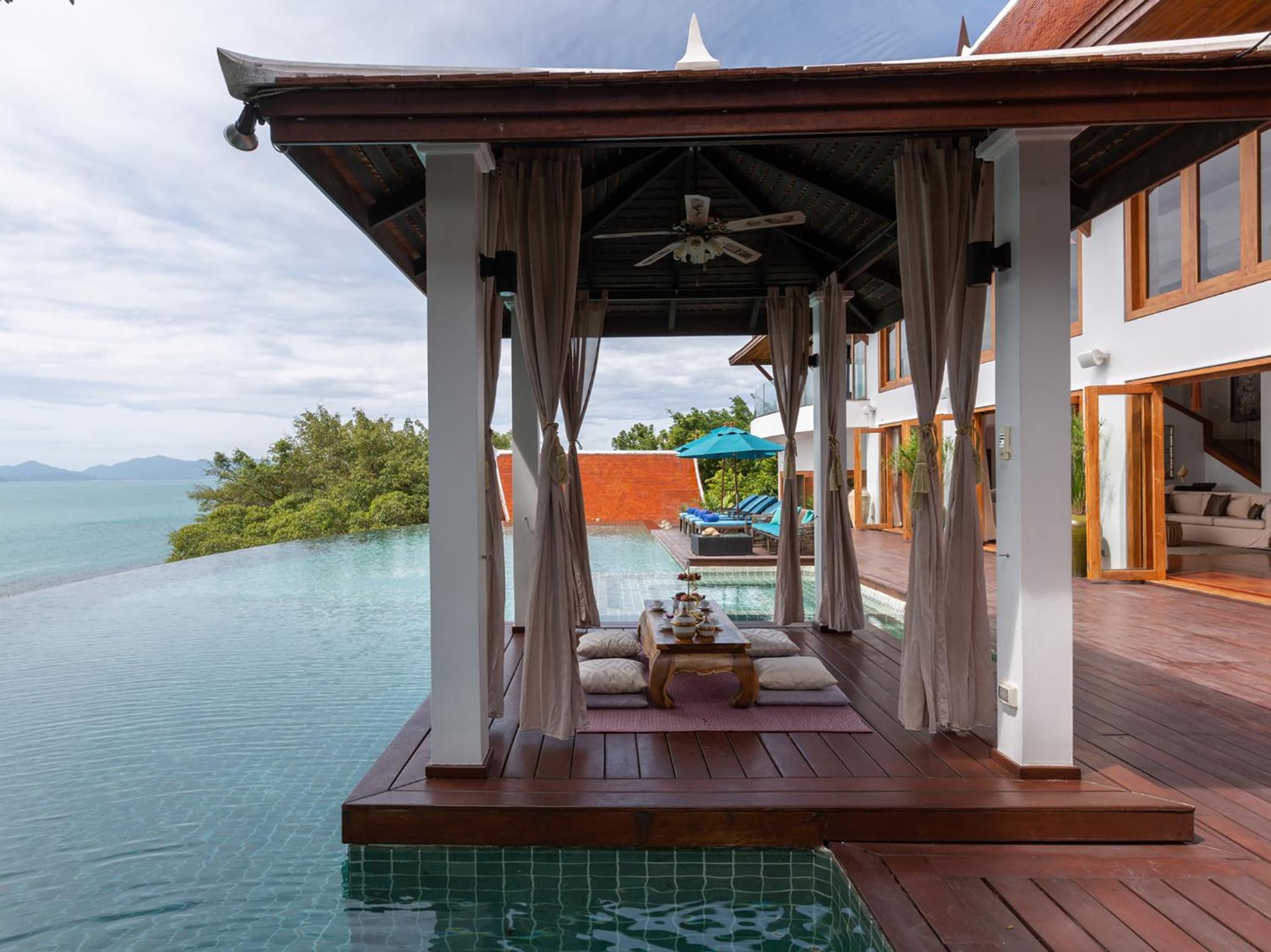 Villa with Sea View photo 2