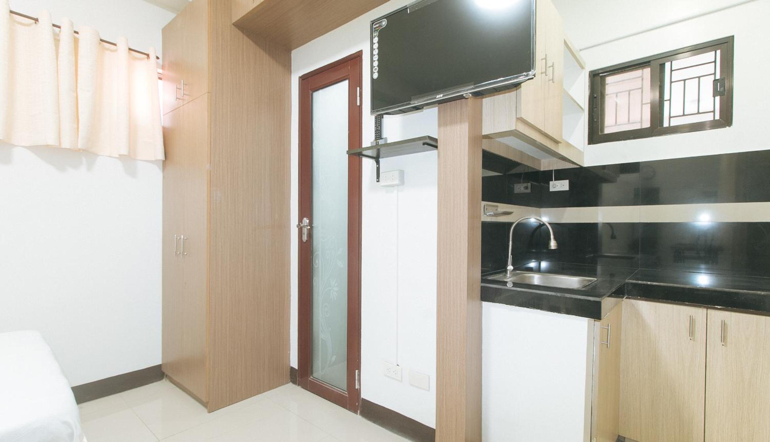 Standard Double Room - Photo 9