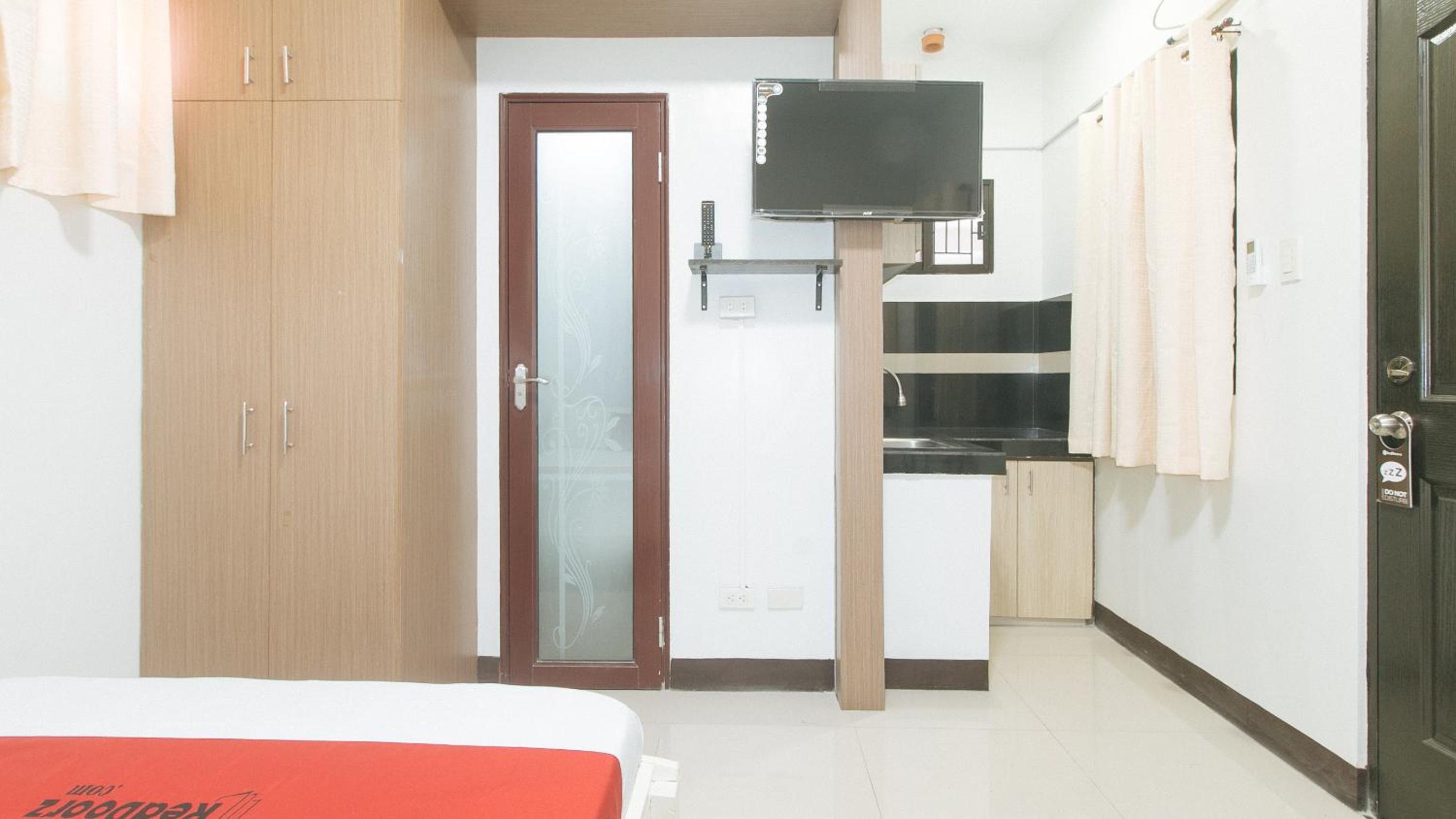 Standard Double Room - Photo 6