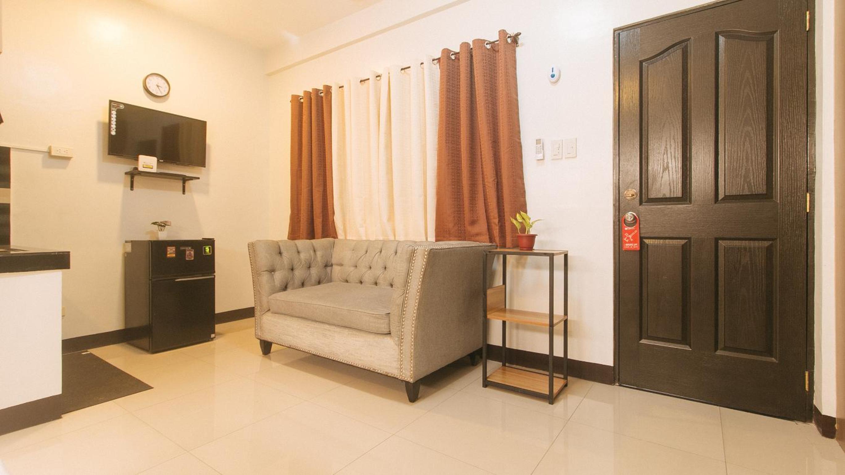 Deluxe Triple Room - Photo 10