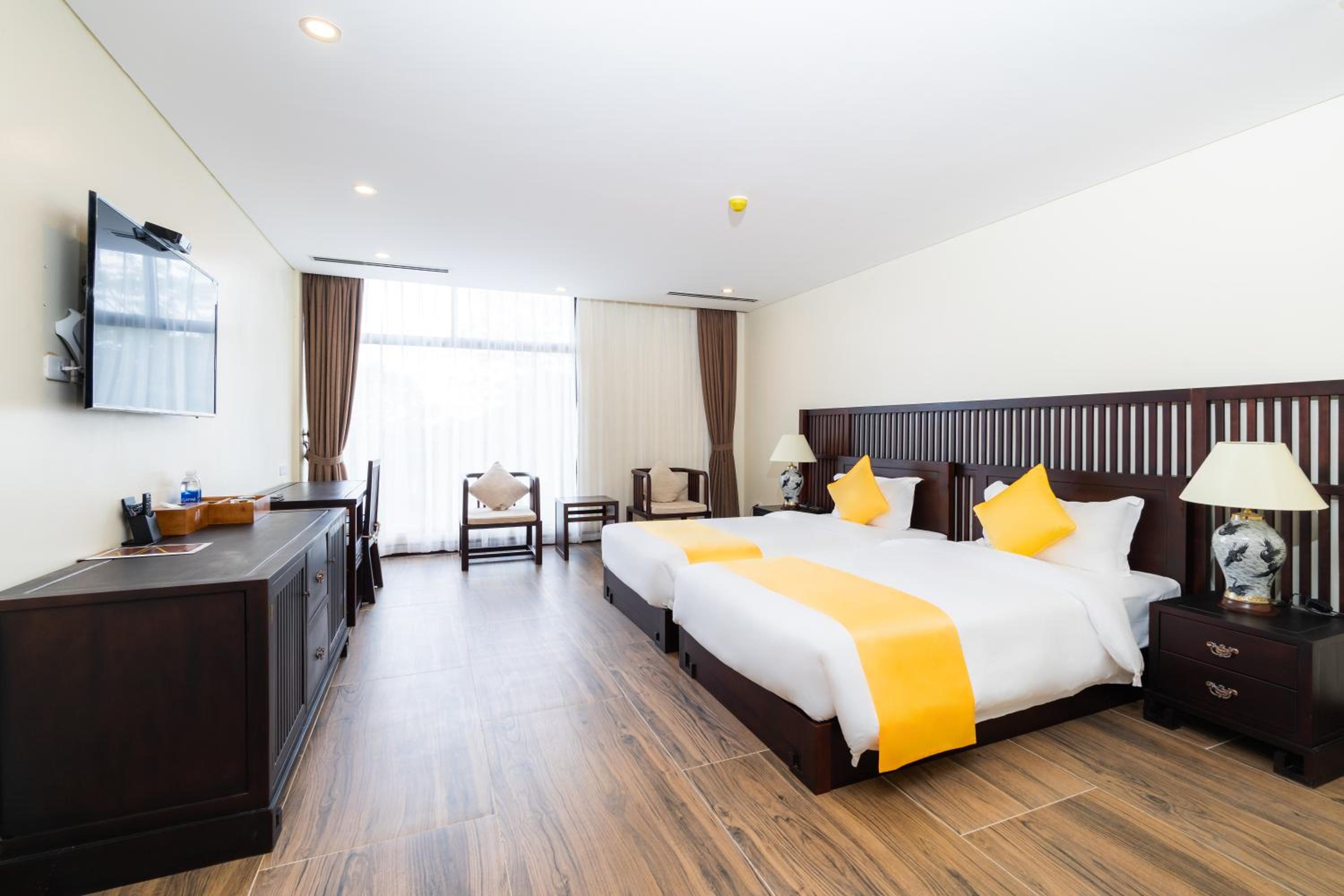 Deluxe Twin Room - Photo 11