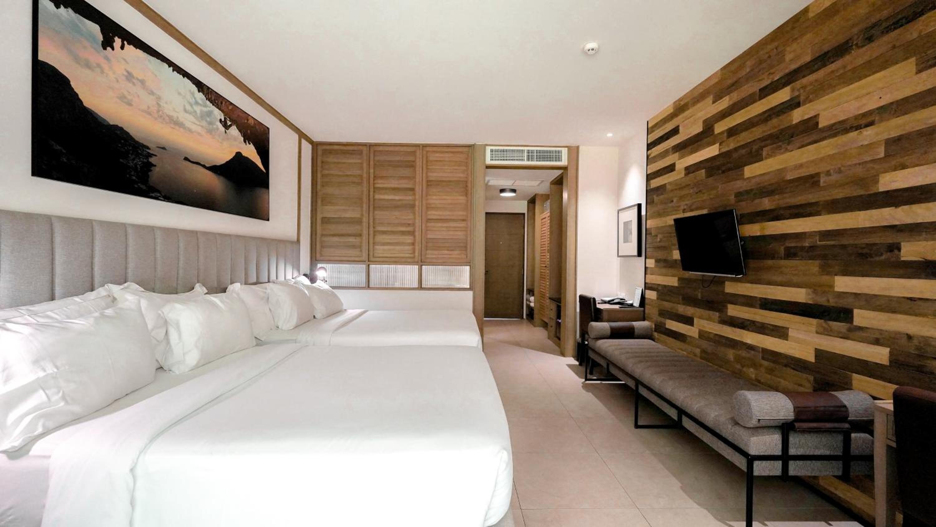 Deluxe Queen Room with Two Queen Beds