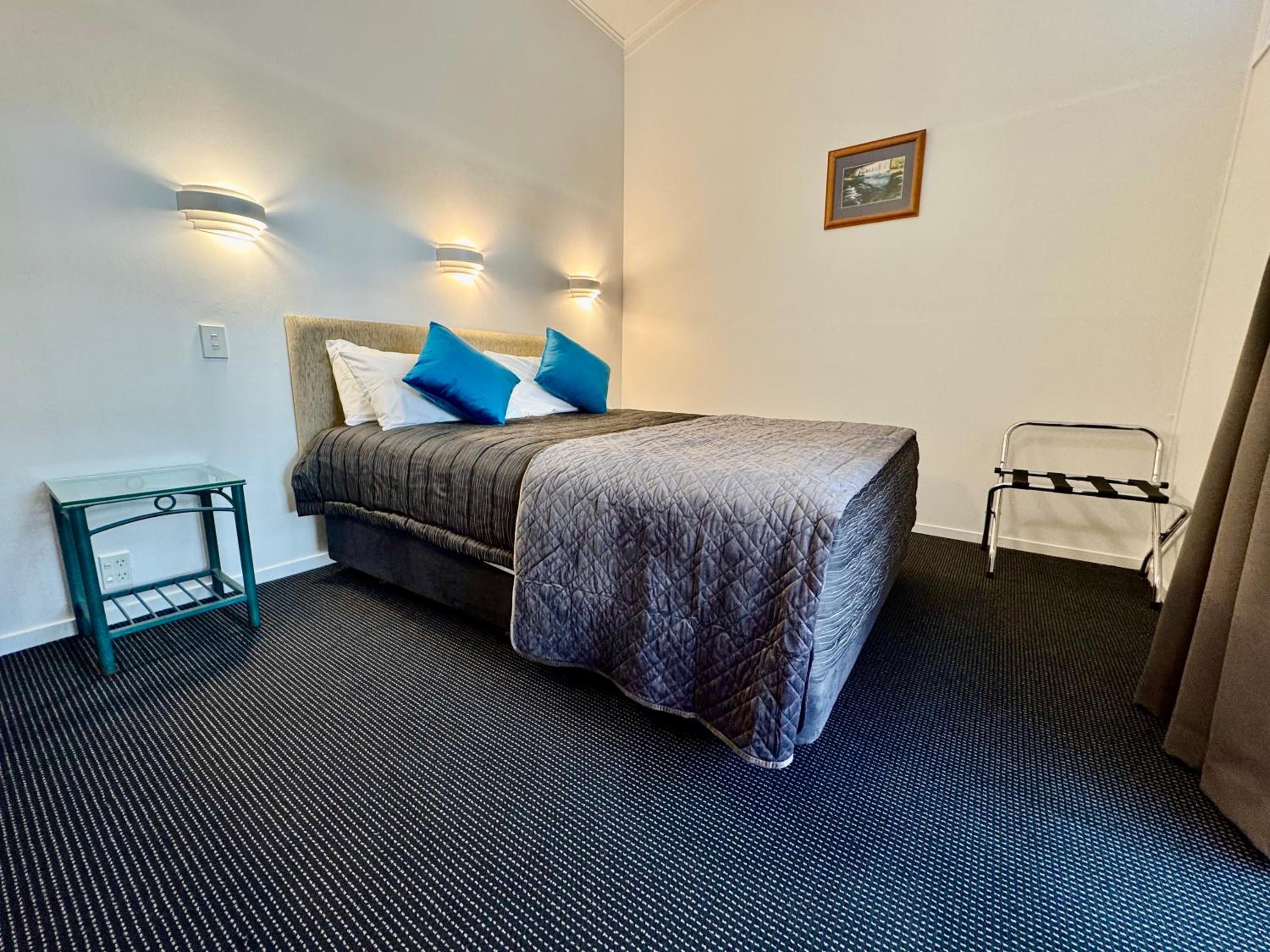 One-Bedroom Apartment - Photo 6