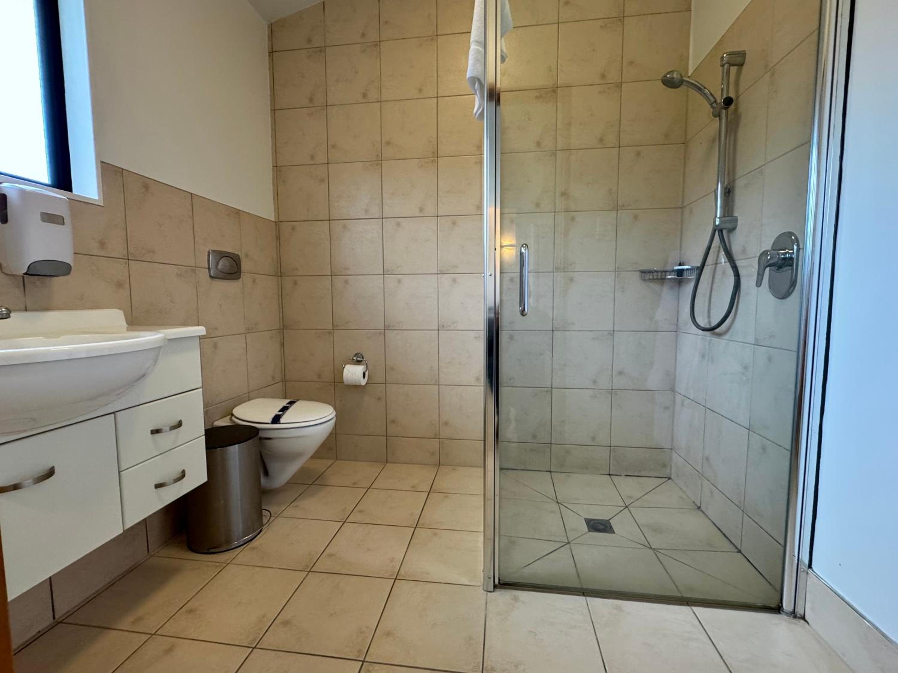 One-Bedroom Apartment - Photo 4