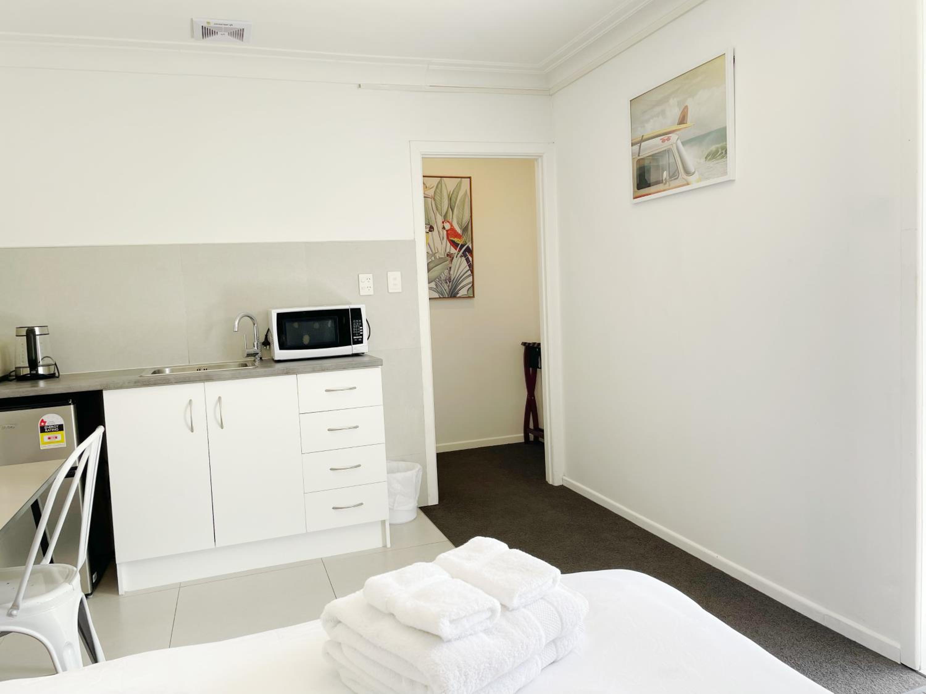One-Bedroom Suite - Photo 3
