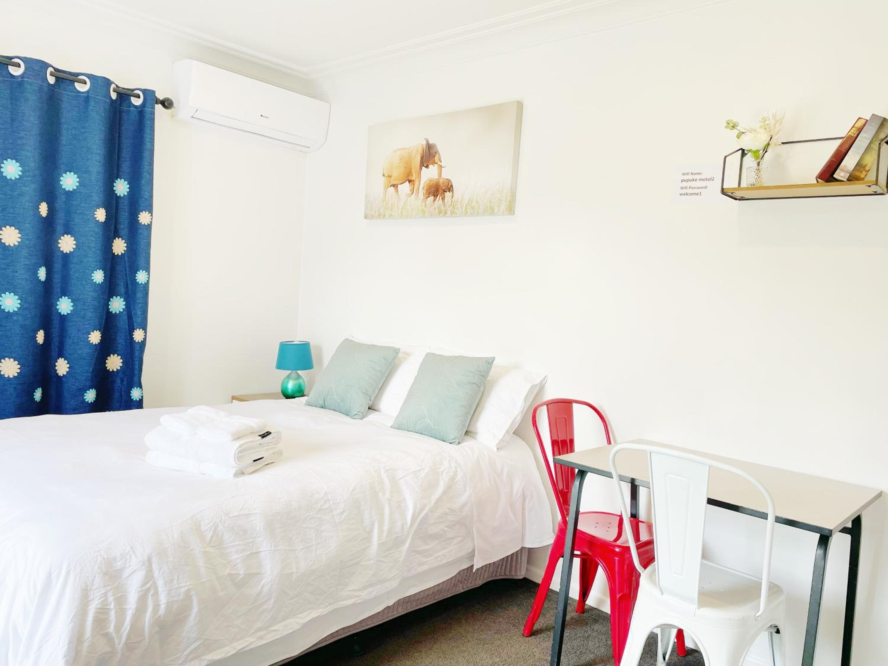 One-Bedroom Suite - Photo 5