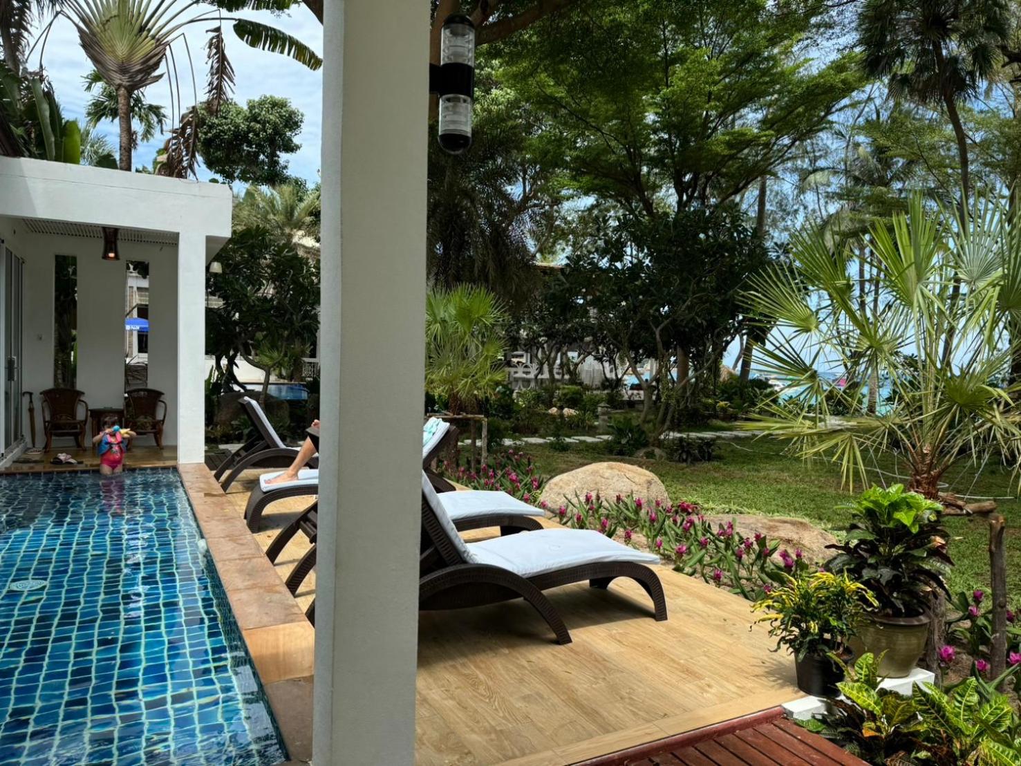 One-Bedroom Villa - Photo 3