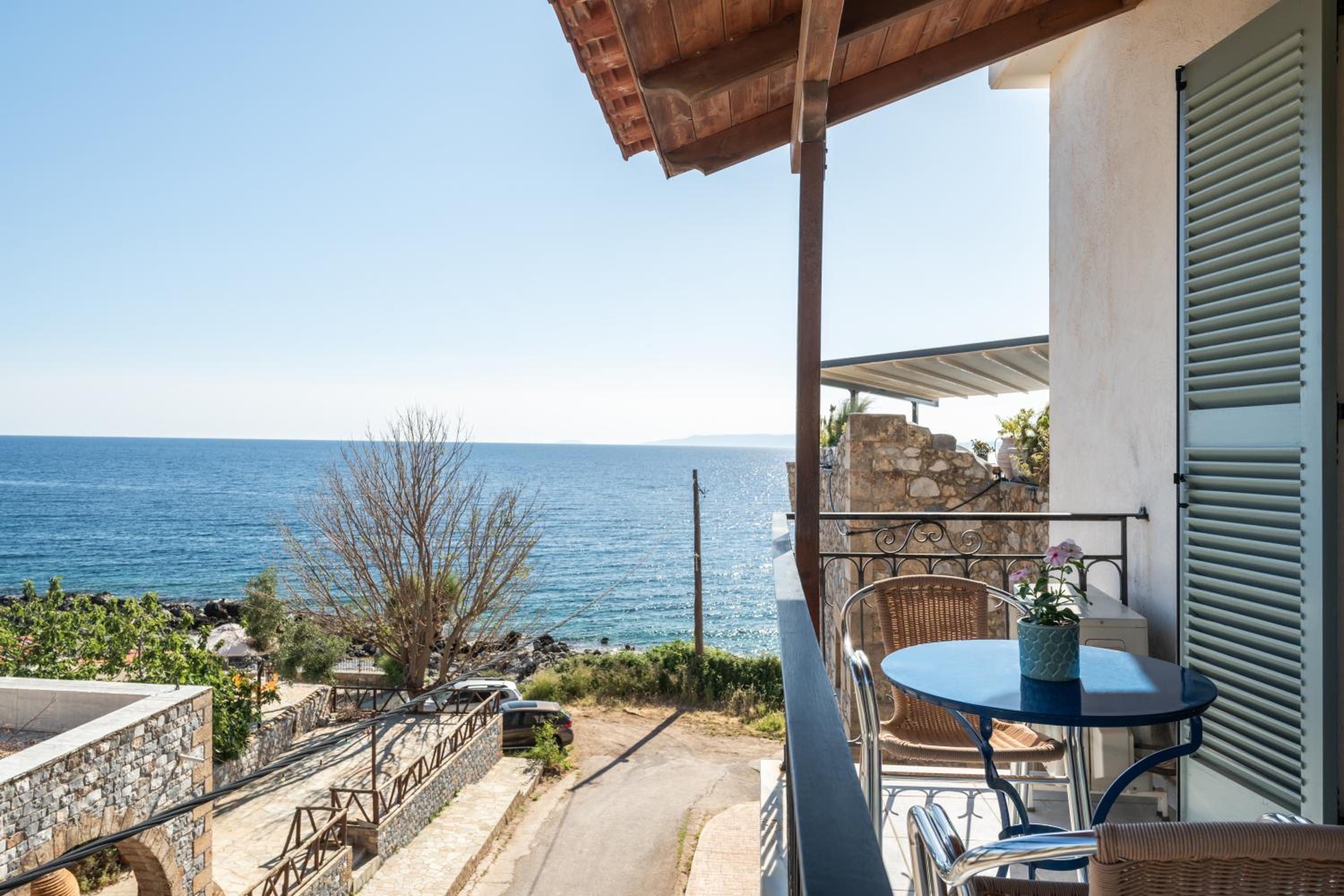 Two-Bedroom Apartment (4 Adults) with Side Sea View - Photo 4