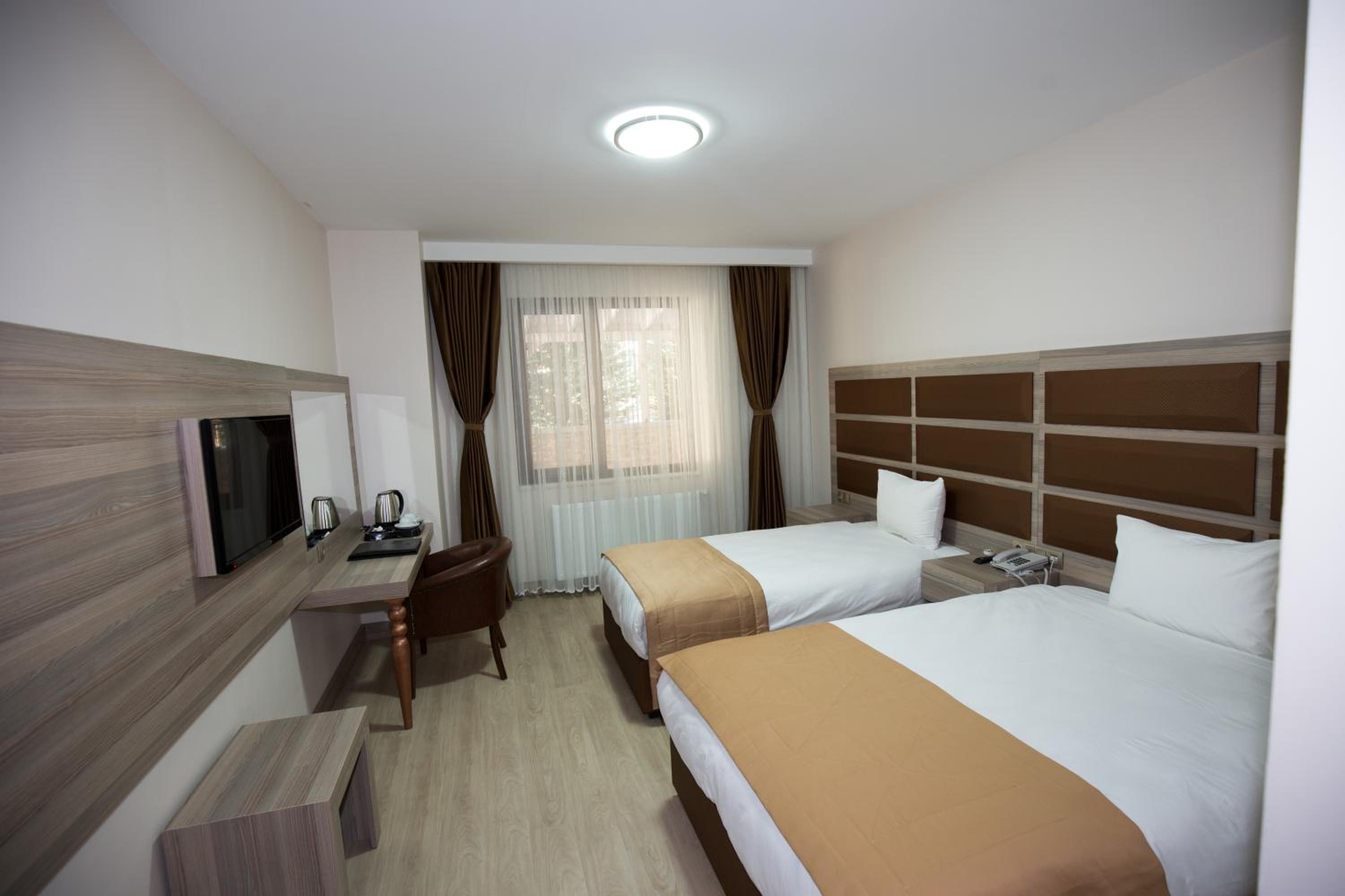 Deluxe Double Room - Photo 9