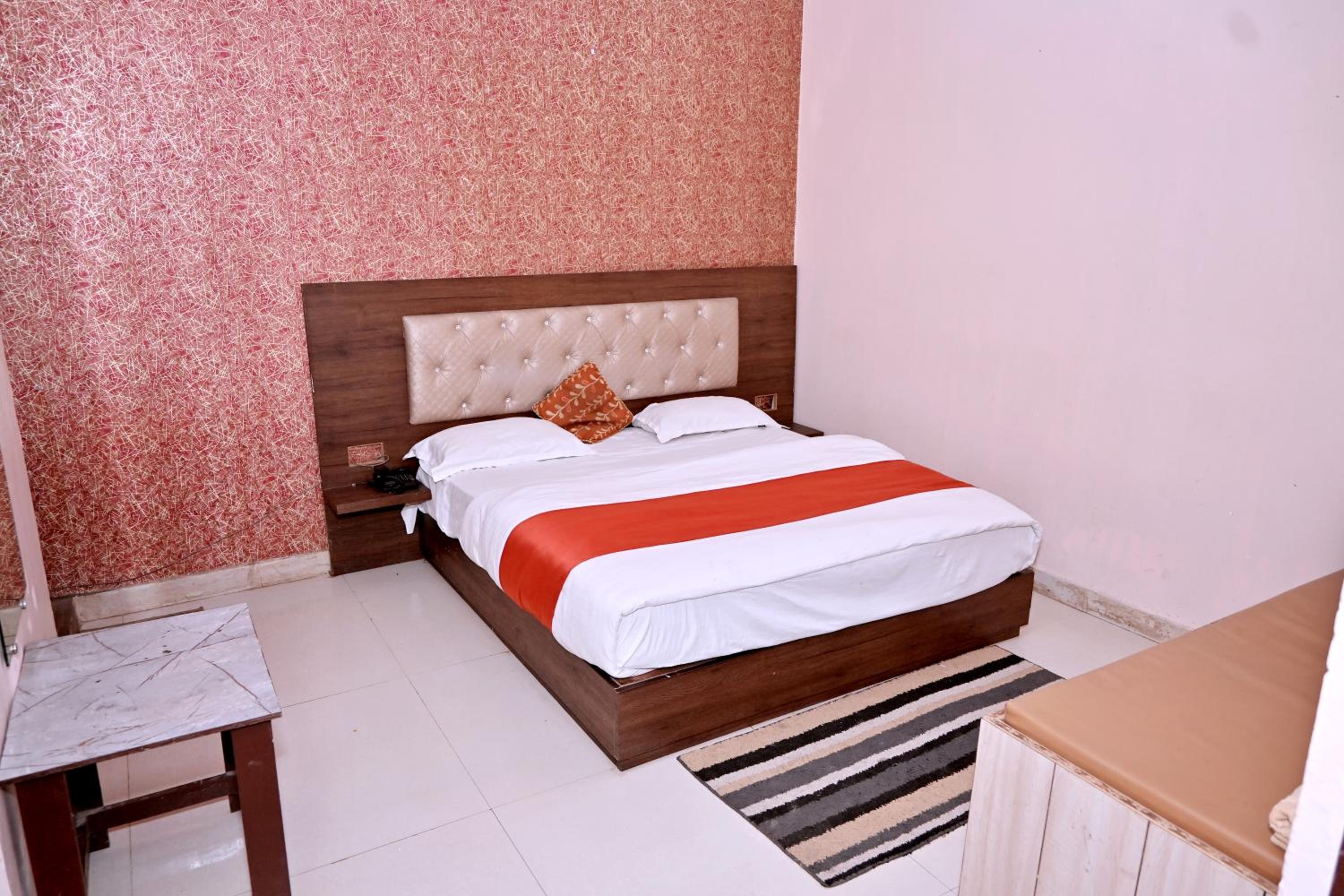 Budget Double Room photo 2