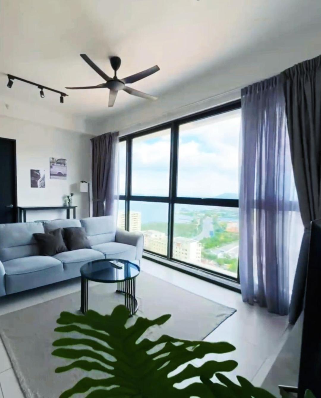 Three-Bedroom Apartment With Sea View photo 3