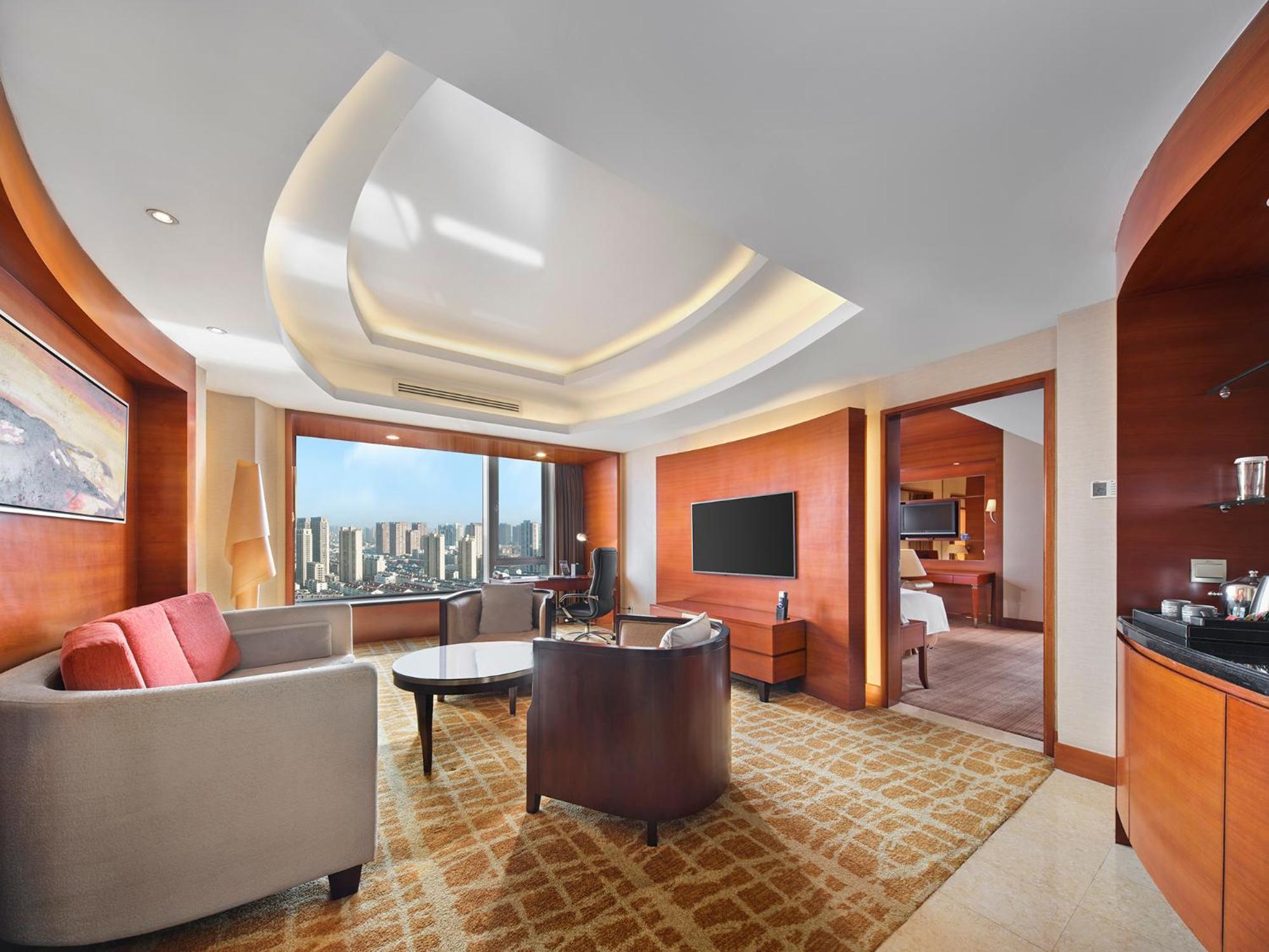 Premium Suite - Photo 1