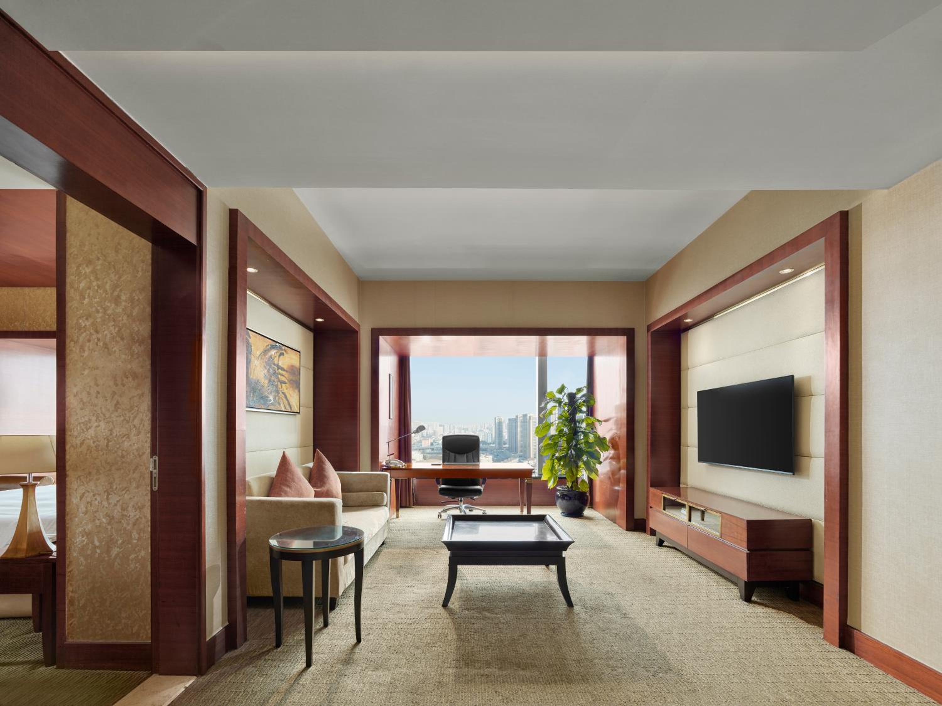Two-Bedroom Suite - Photo 4