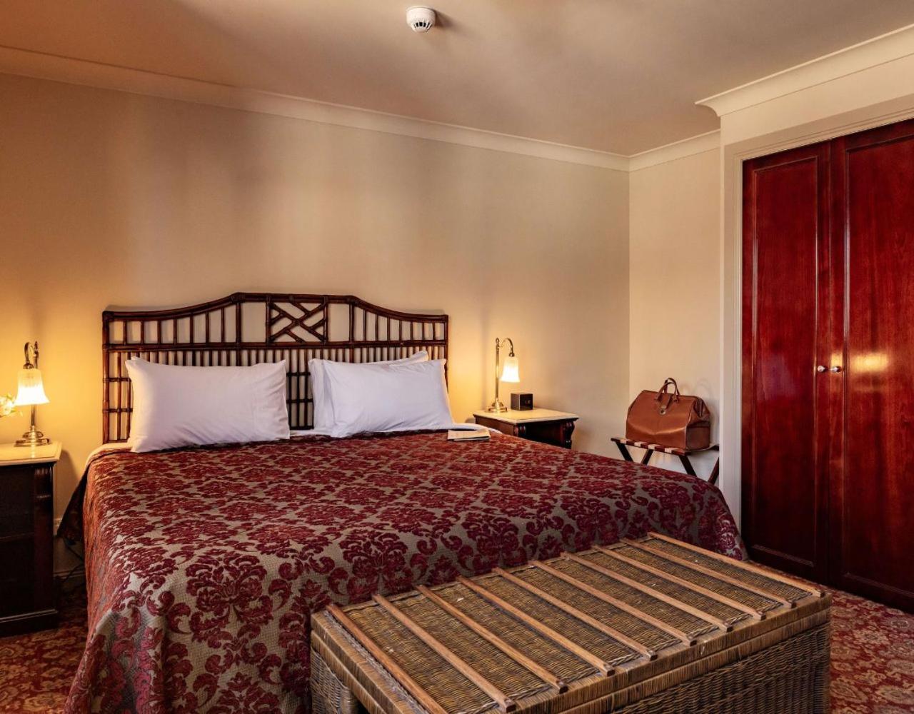 Executive Suite with Free High Speed WiFi - Photo 1