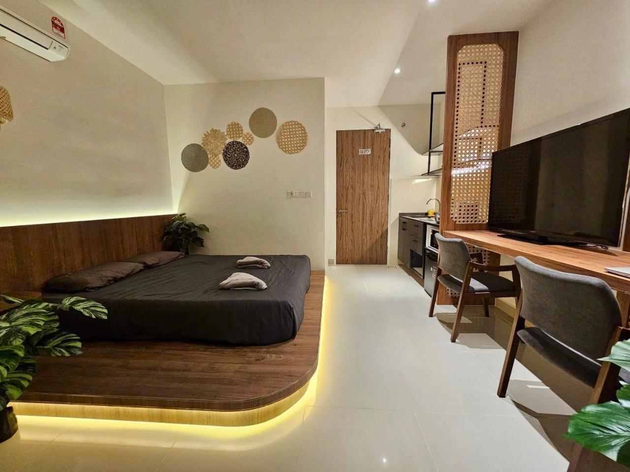 Suite with Mountain View