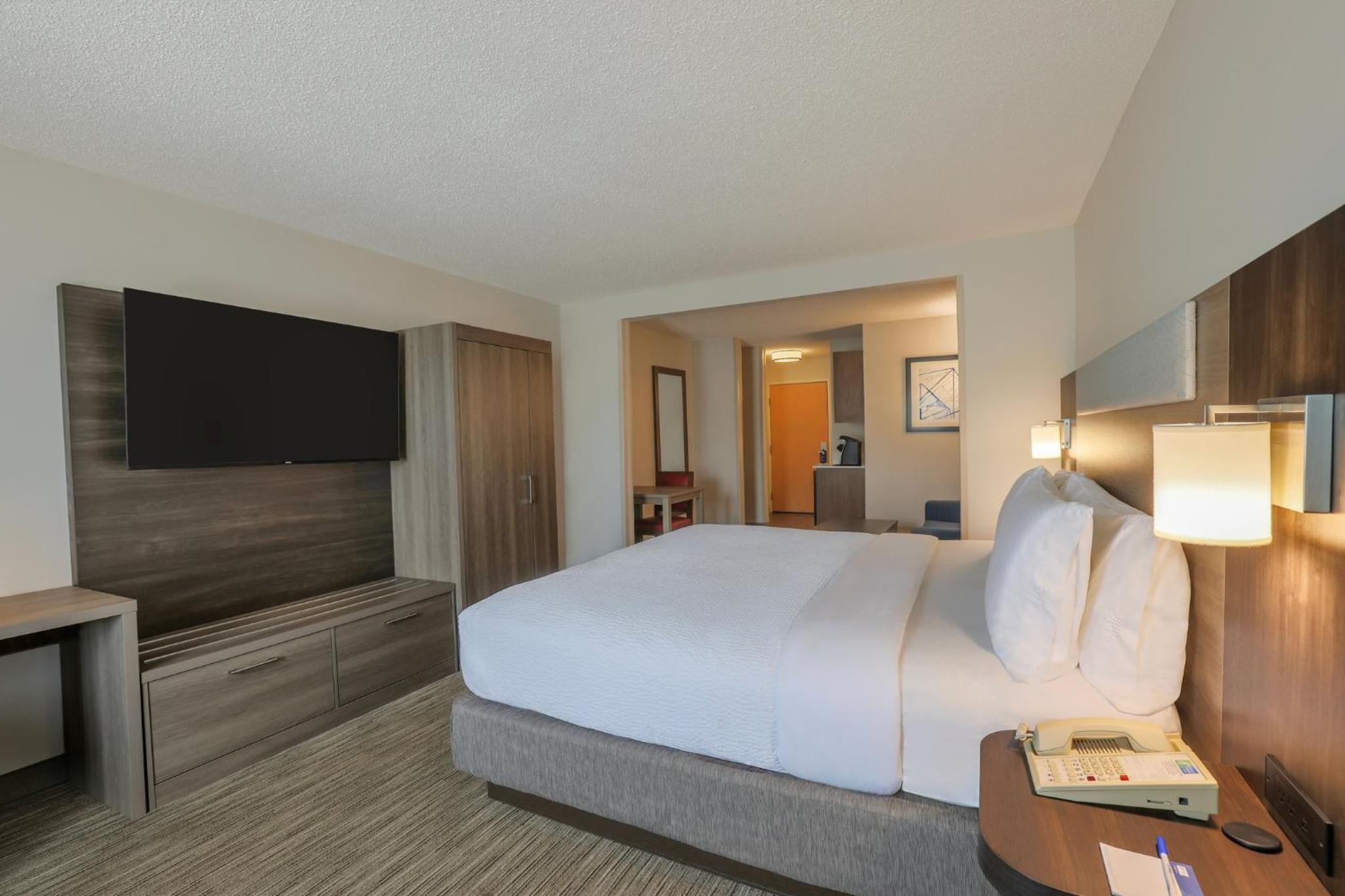 King Suite with Sofa Bed - Photo 16