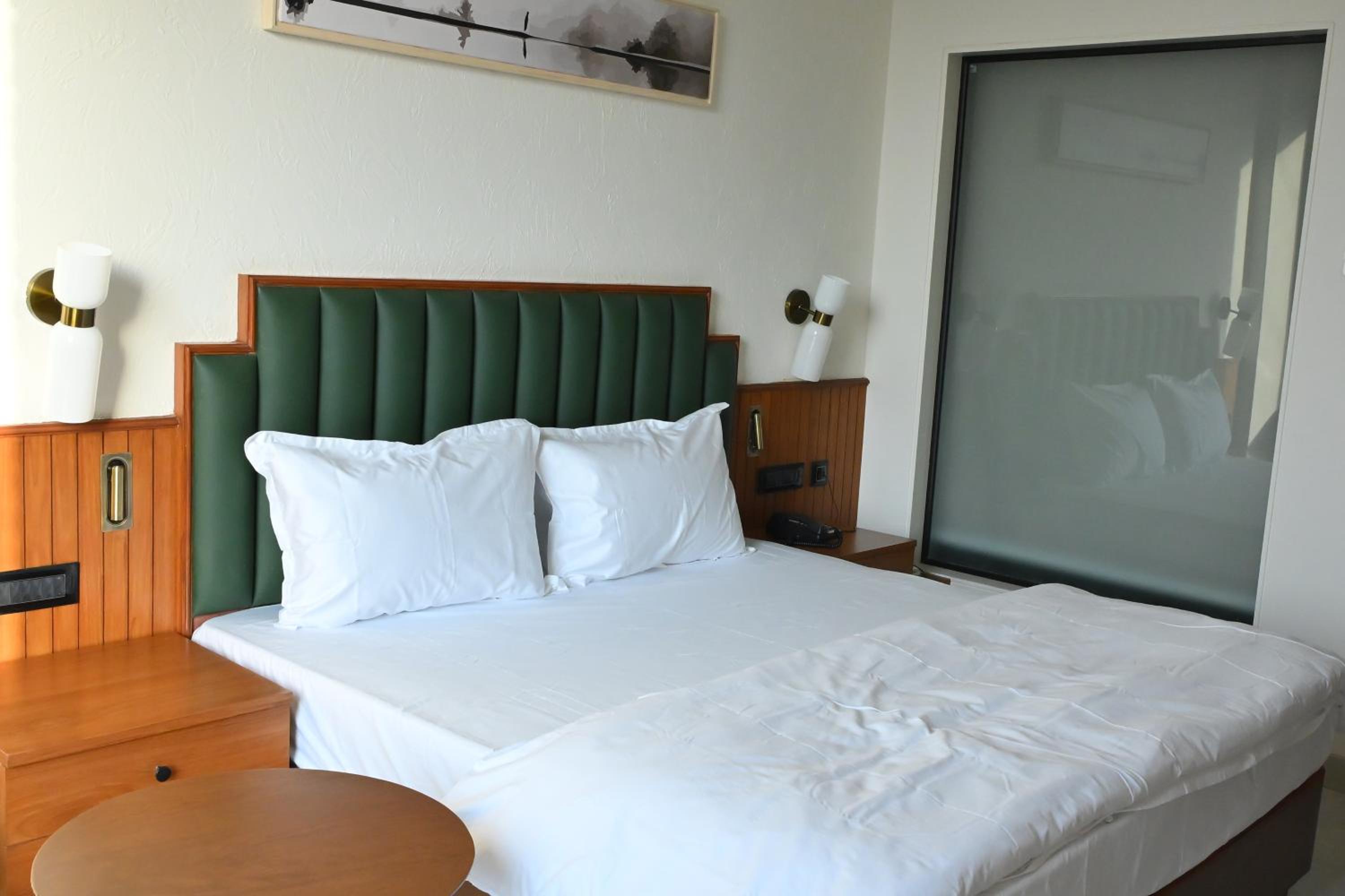 Deluxe Double Room photo 3