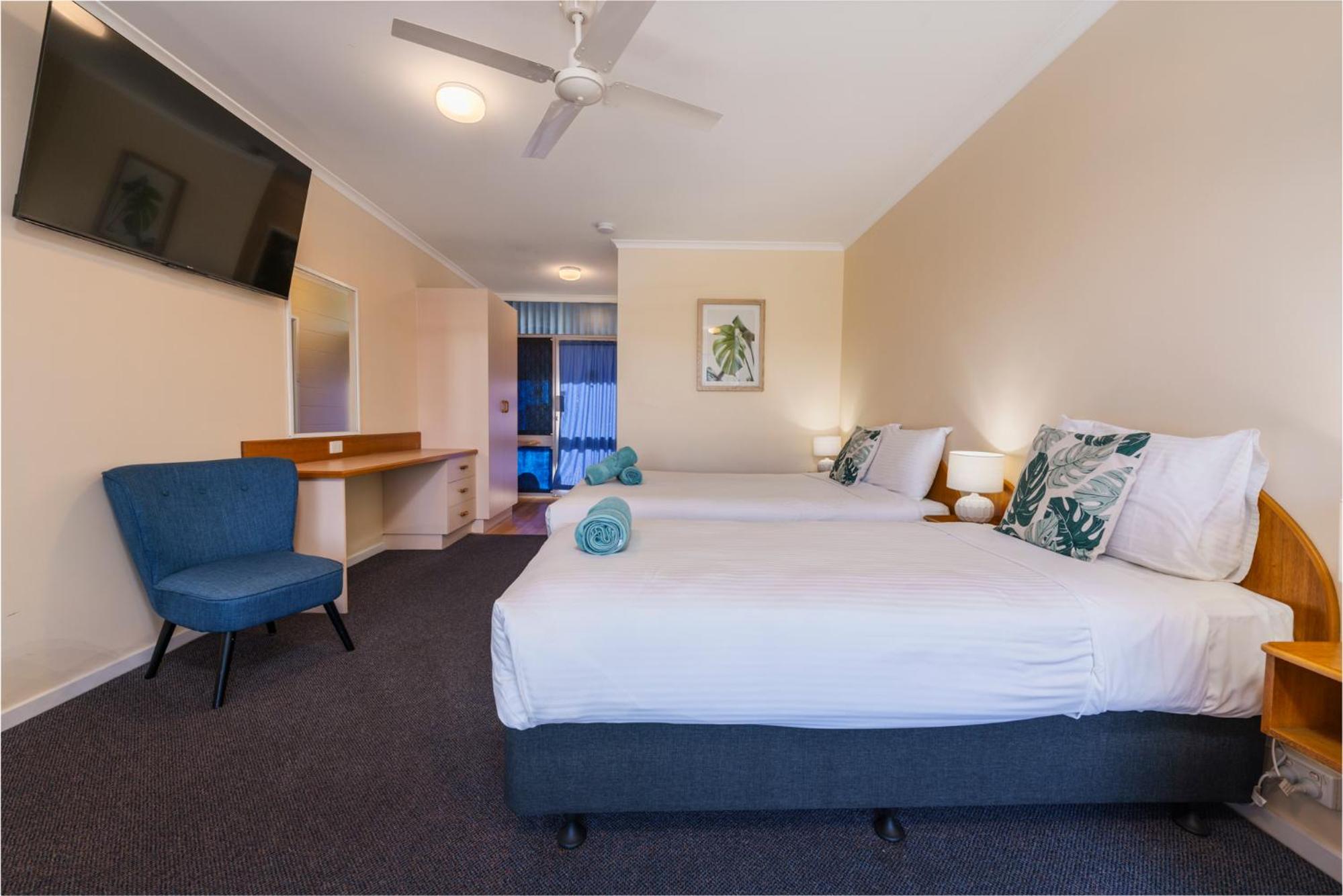 Deluxe Twin Room with Pool View