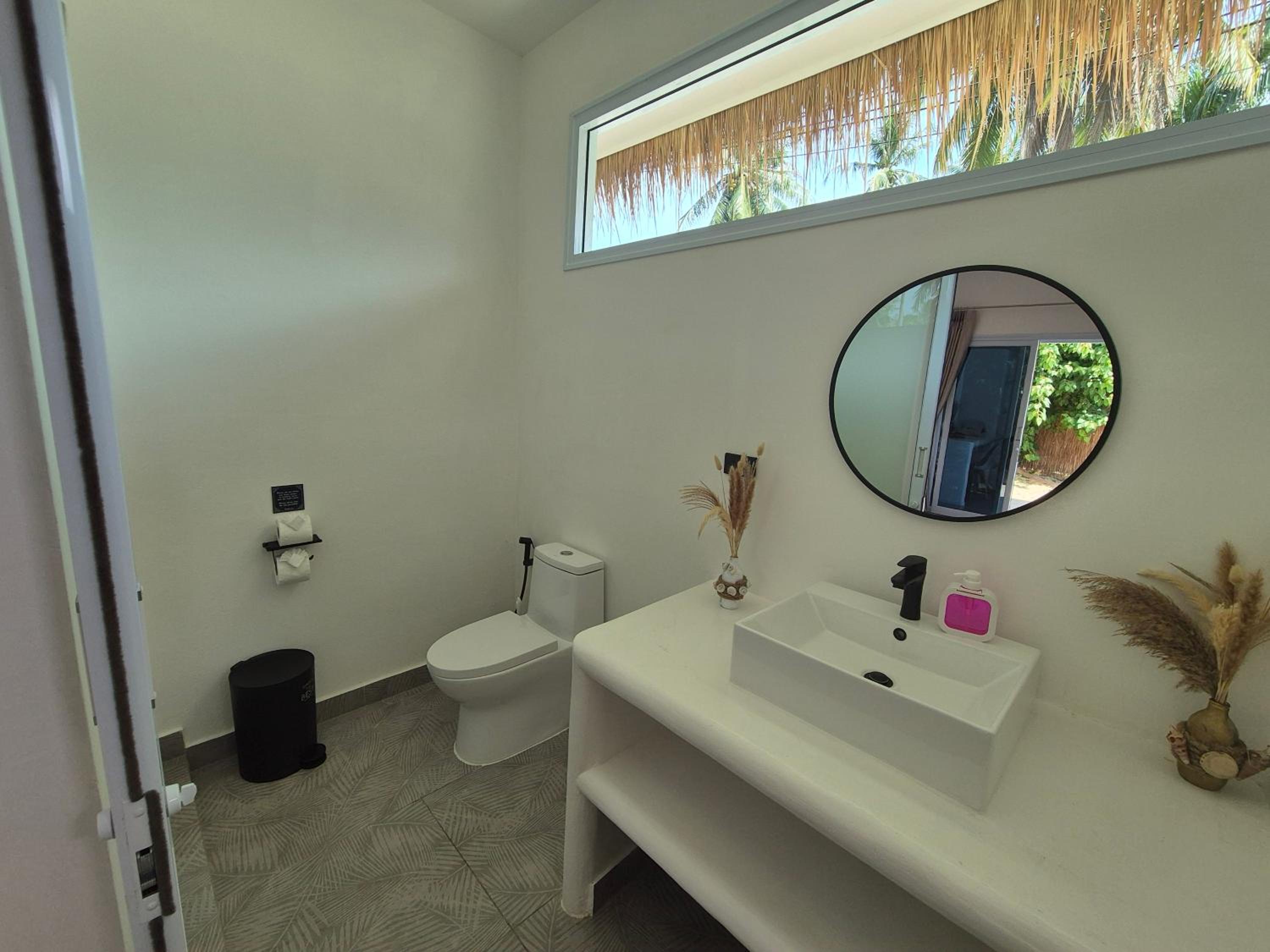 Deluxe Bungalow with Garden View - Photo 4