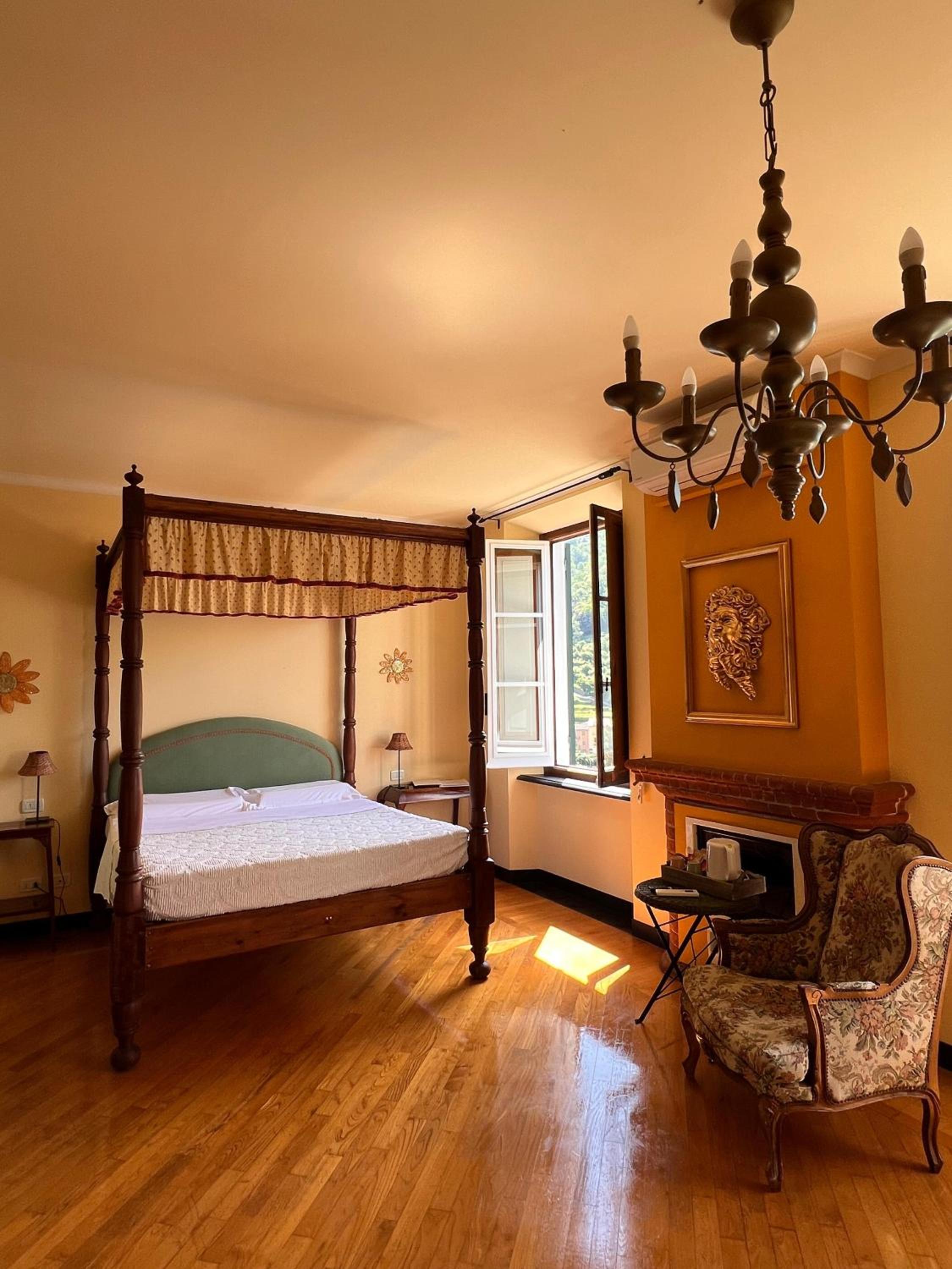 Deluxe Room - Photo 1