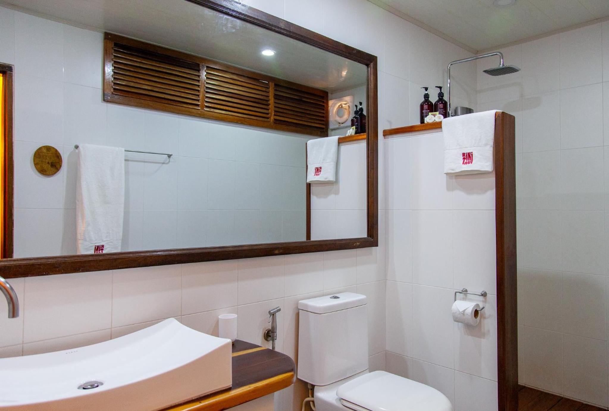 Twin Room - Photo 8