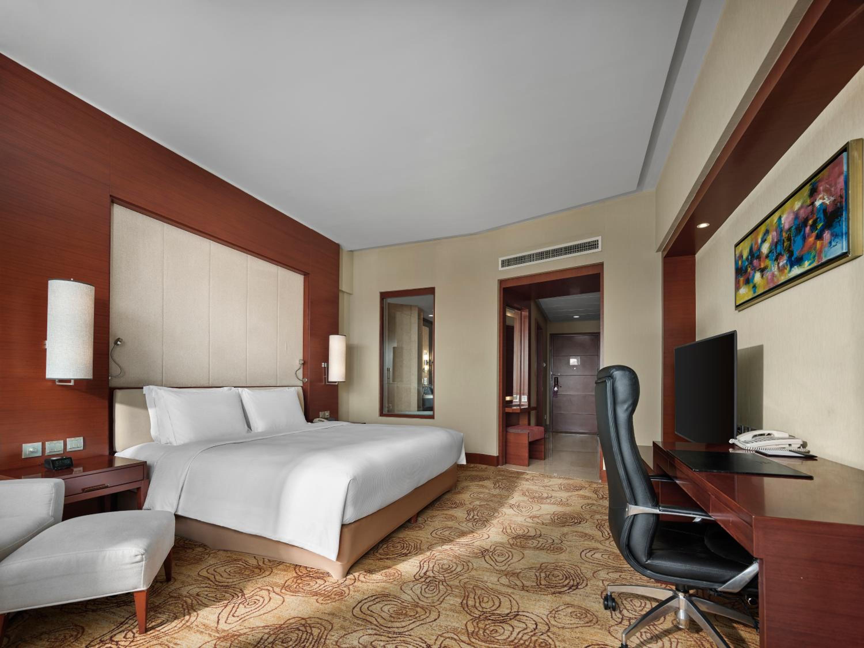 Deluxe King Room - Photo 1
