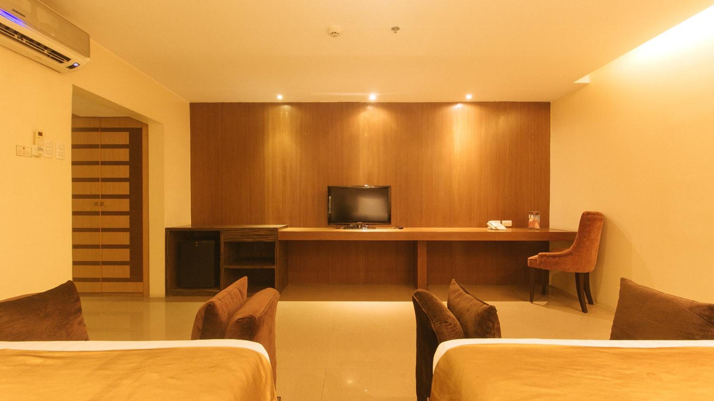 Twin Room - Photo 3