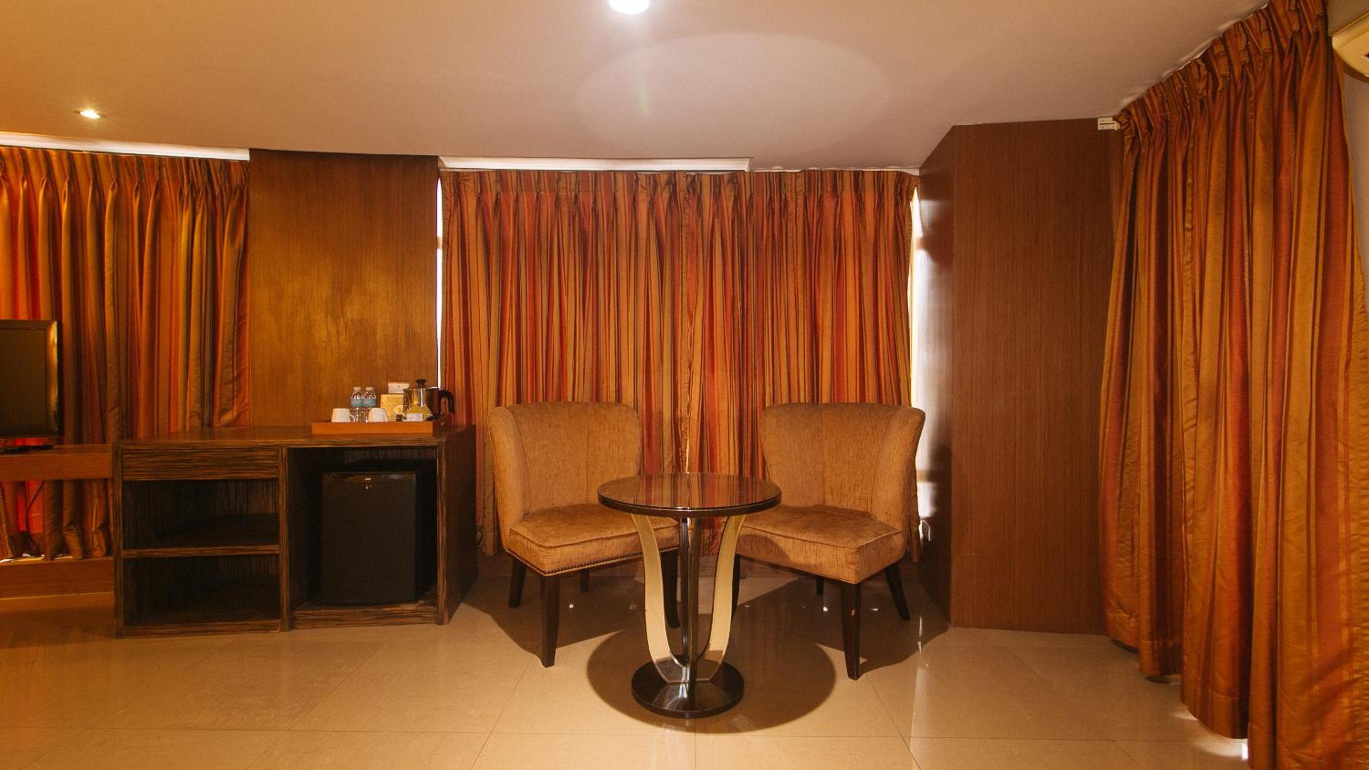 Deluxe Suite - Photo 15