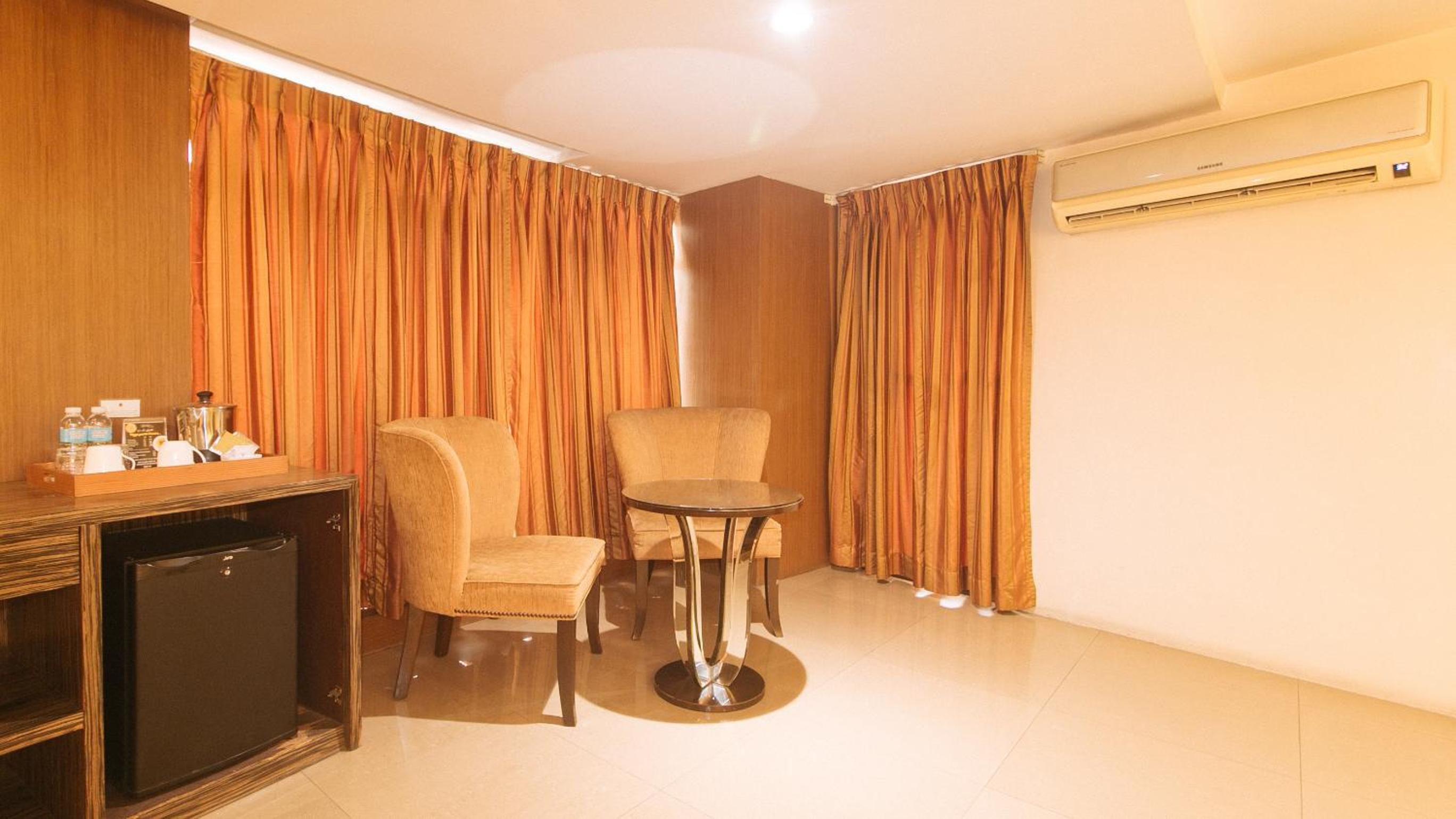 Deluxe Suite - Photo 8
