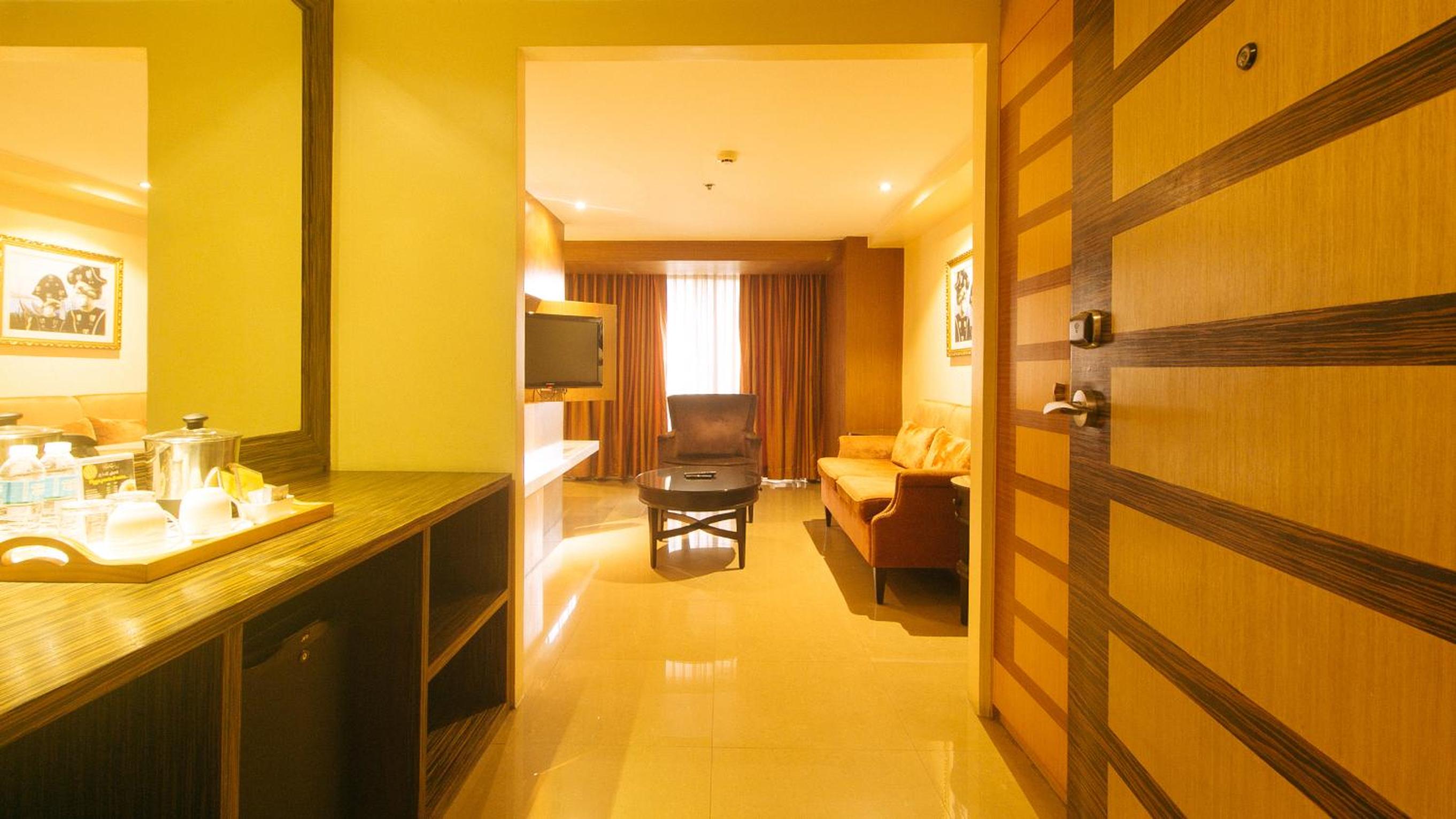 Deluxe Twin Room - Photo 12