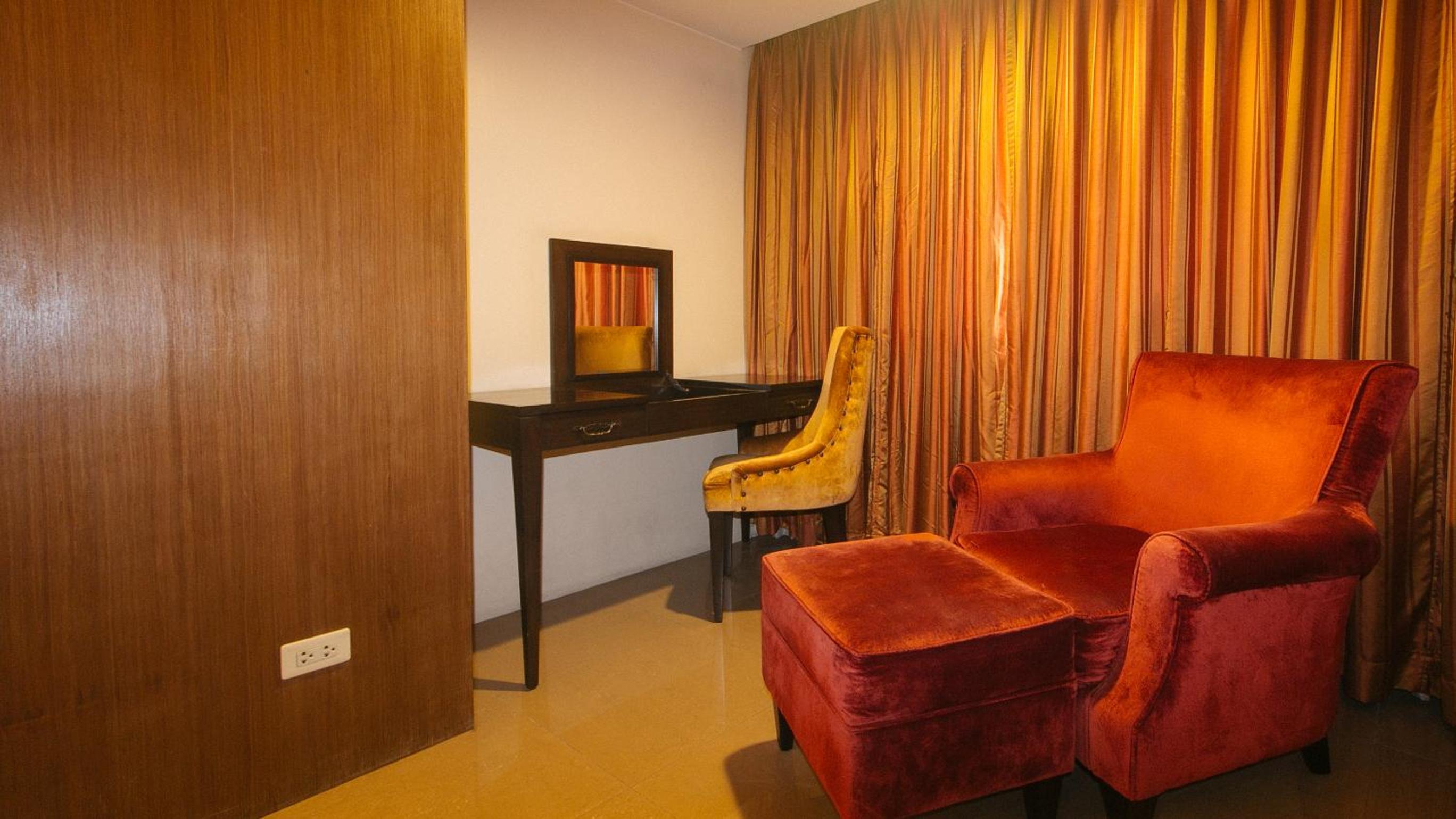 Deluxe Twin Room - Photo 13